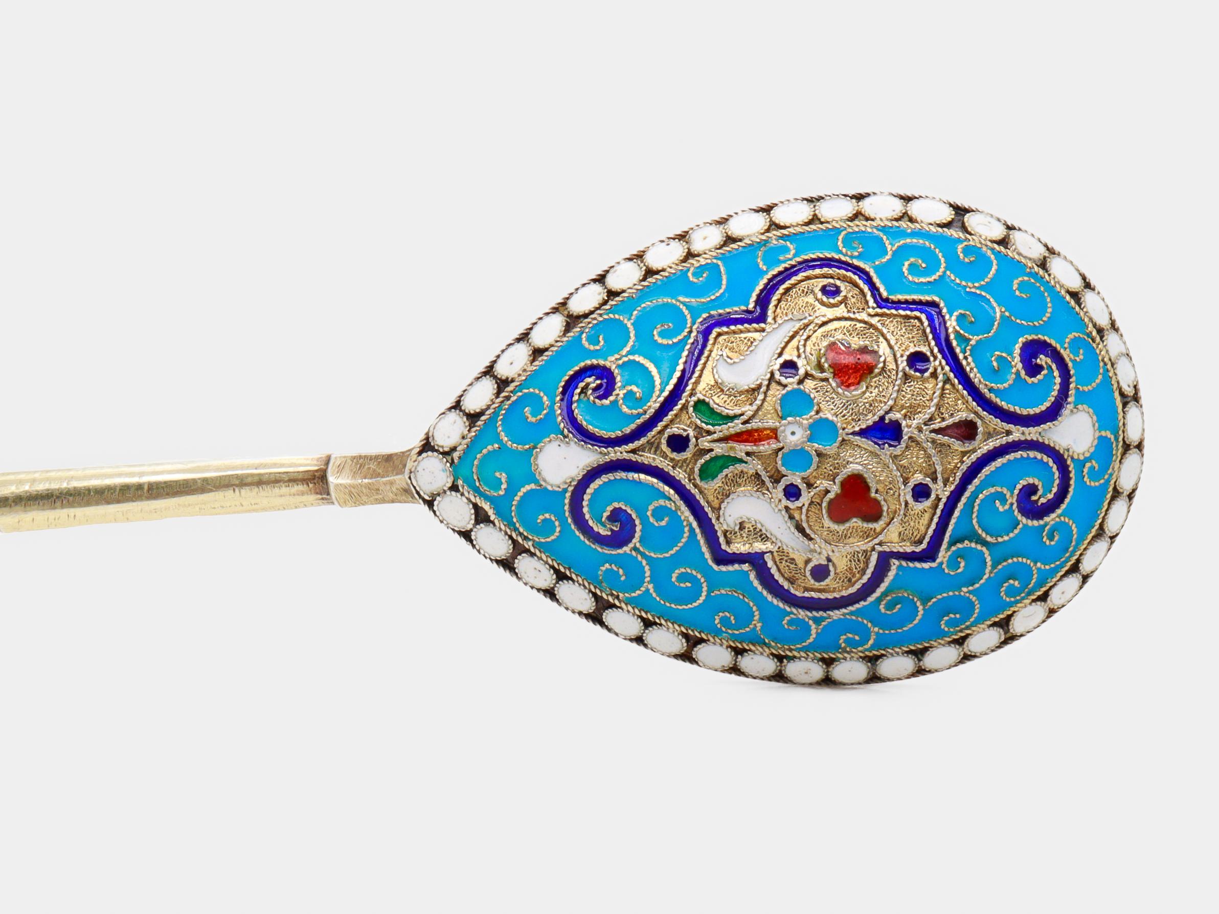 Cuillère impériale russe du 19ème siècle en argent et émail cloisonné en vente 11