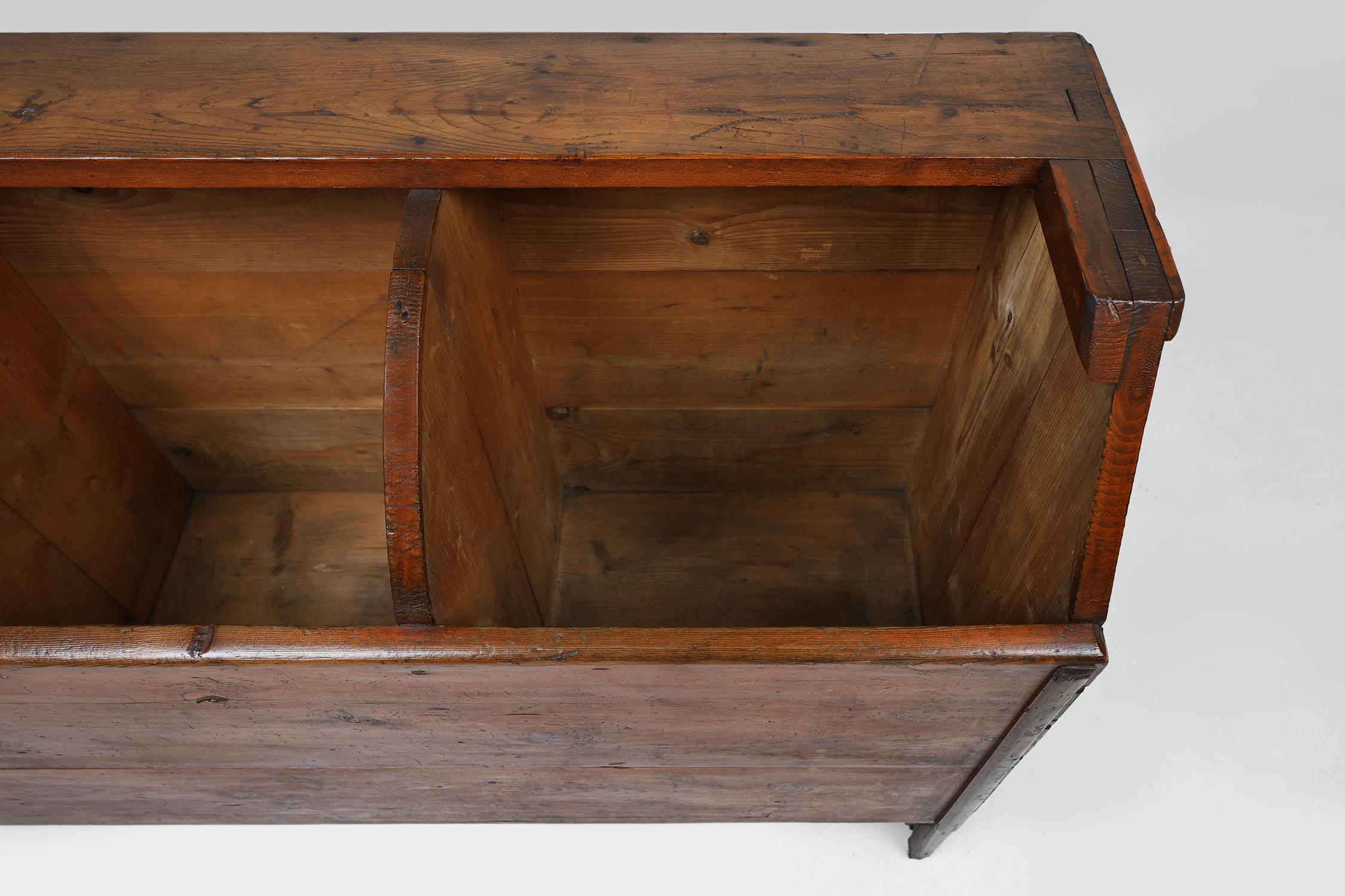 Pino Antique French del XIX secolo, rustico abbeveratoio / contenitore alternativo in pino in vendita