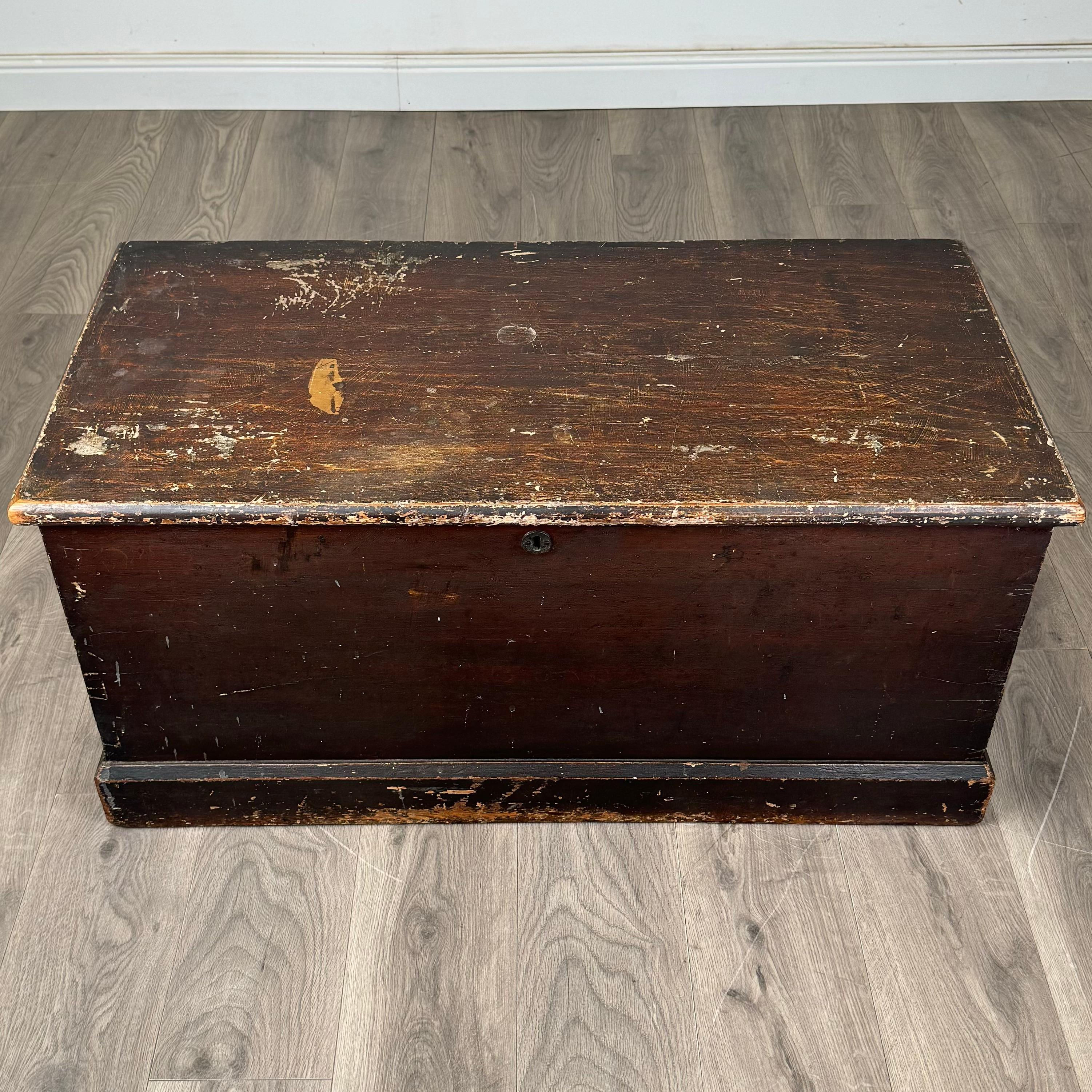 Antique 19th Century Rustic Painted Pine Blanket Box ( REF AF-3503 ) For Sale 6