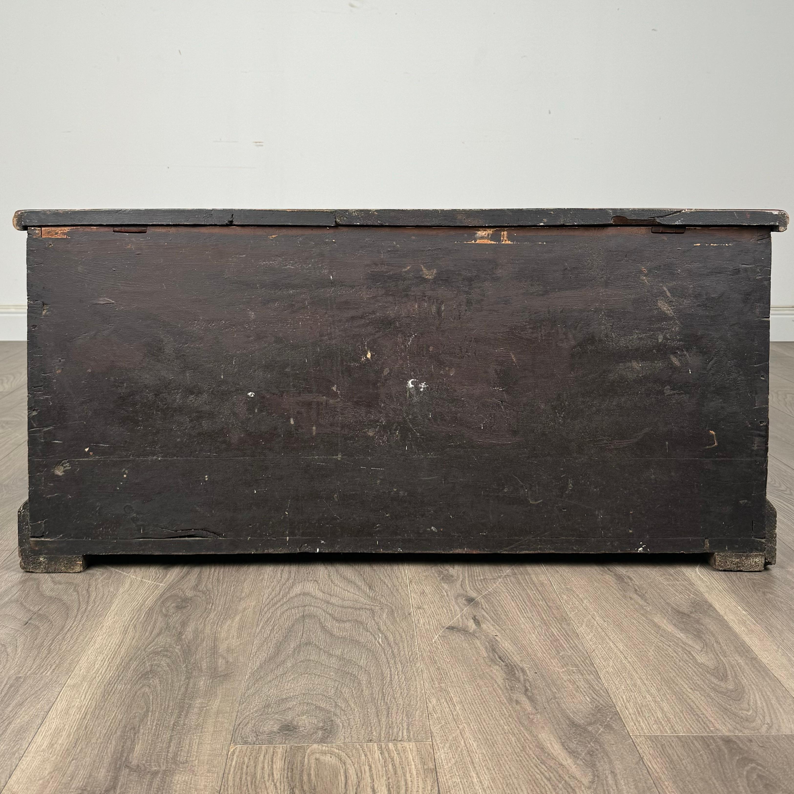 Antique 19th Century Rustic Painted Pine Blanket Box ( REF AF-3503 ) For Sale 2