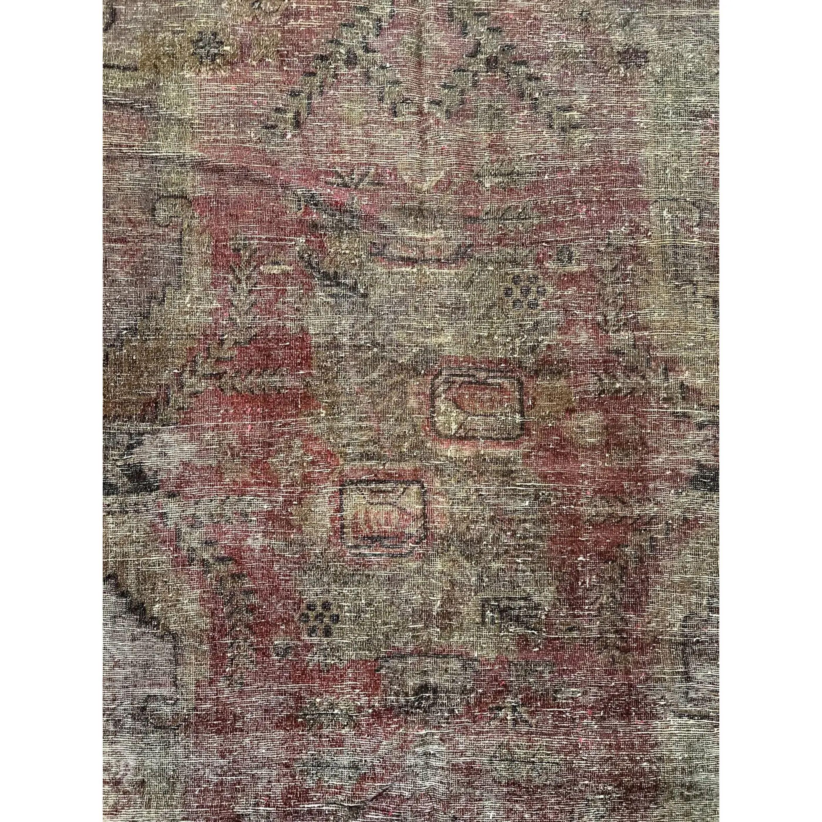 Antique Samarkand Rugs: The desert oasis of Khotan was an important stop on the Silk Road. The people of Khotan were expert carpet weavers who produced high quality antique rugs and carpets for both internal and the commercial trade. Samarkand