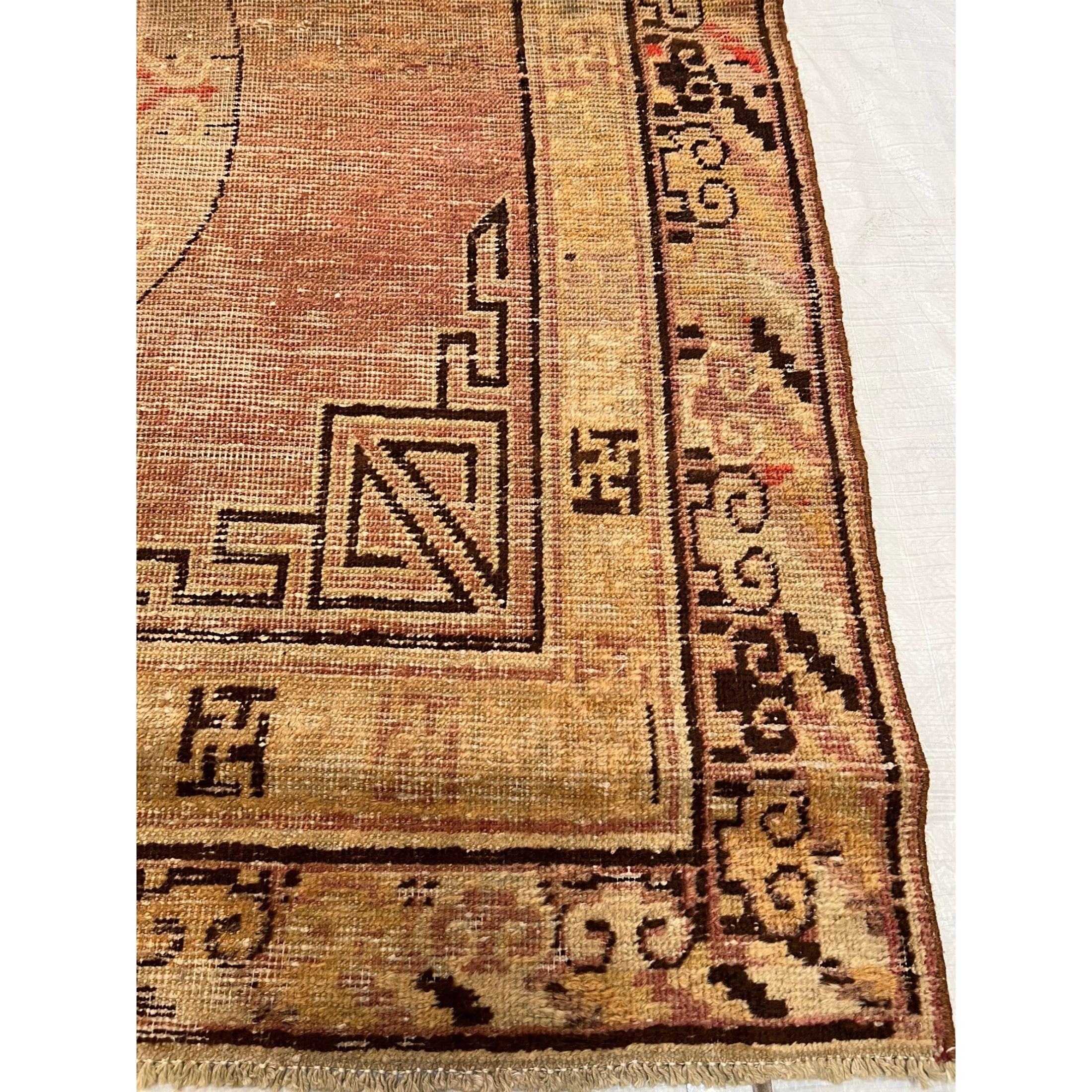 Antique 19th Century Samarkand Rug In Good Condition For Sale In Los Angeles, US