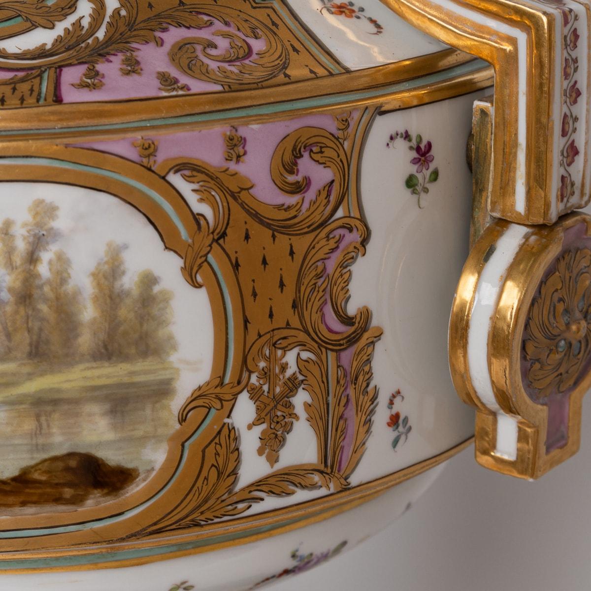 Vases anciens du 19ème siècle montés en porcelaine de Samson et bronze doré avec couvercle vers 1870 Bon état - En vente à Royal Tunbridge Wells, Kent