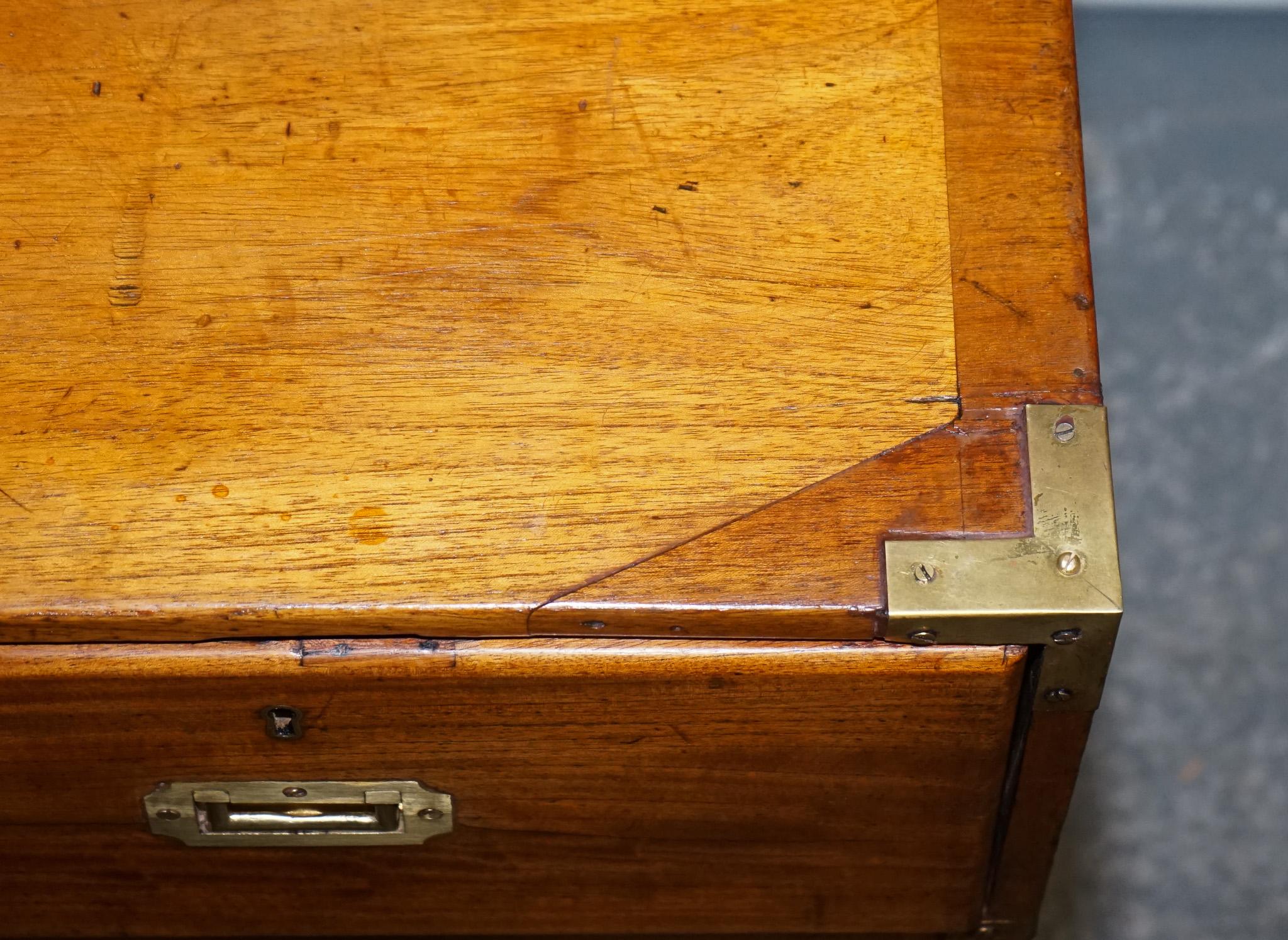 ANTIQUE 19TH CENTURY SATINWOOD MILITARY CAMPAIGN CHEST OF DRAWERS LOTS OF PATiNA For Sale 3