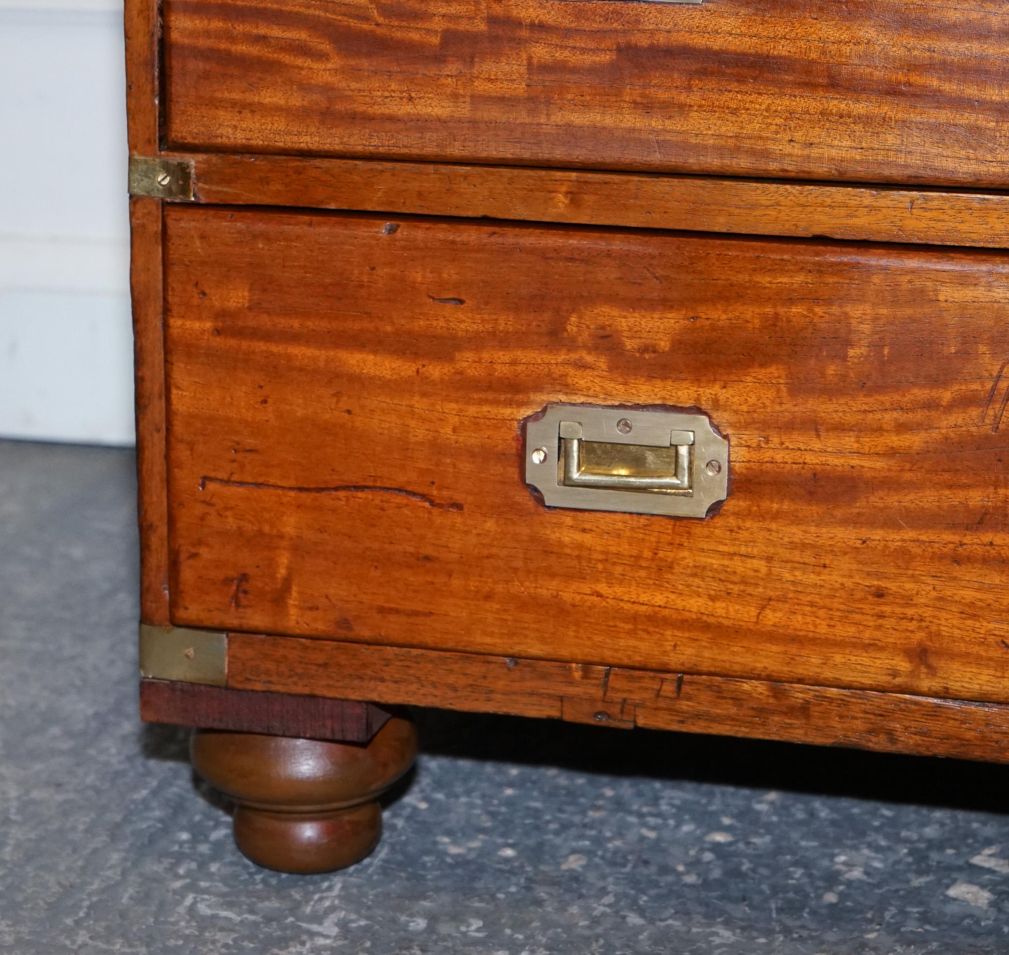 British ANTIQUE 19TH CENTURY SATINWOOD MILITARY CAMPAIGN CHEST OF DRAWERS LOTS OF PATiNA For Sale