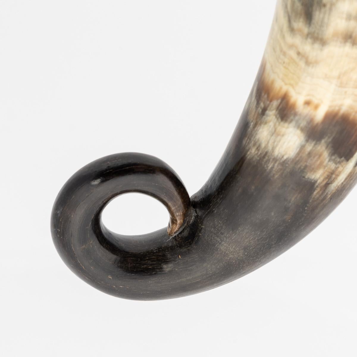 Tabatière écossaise ancienne du 19ème siècle en corne montée en argent c.I.C. en vente 4