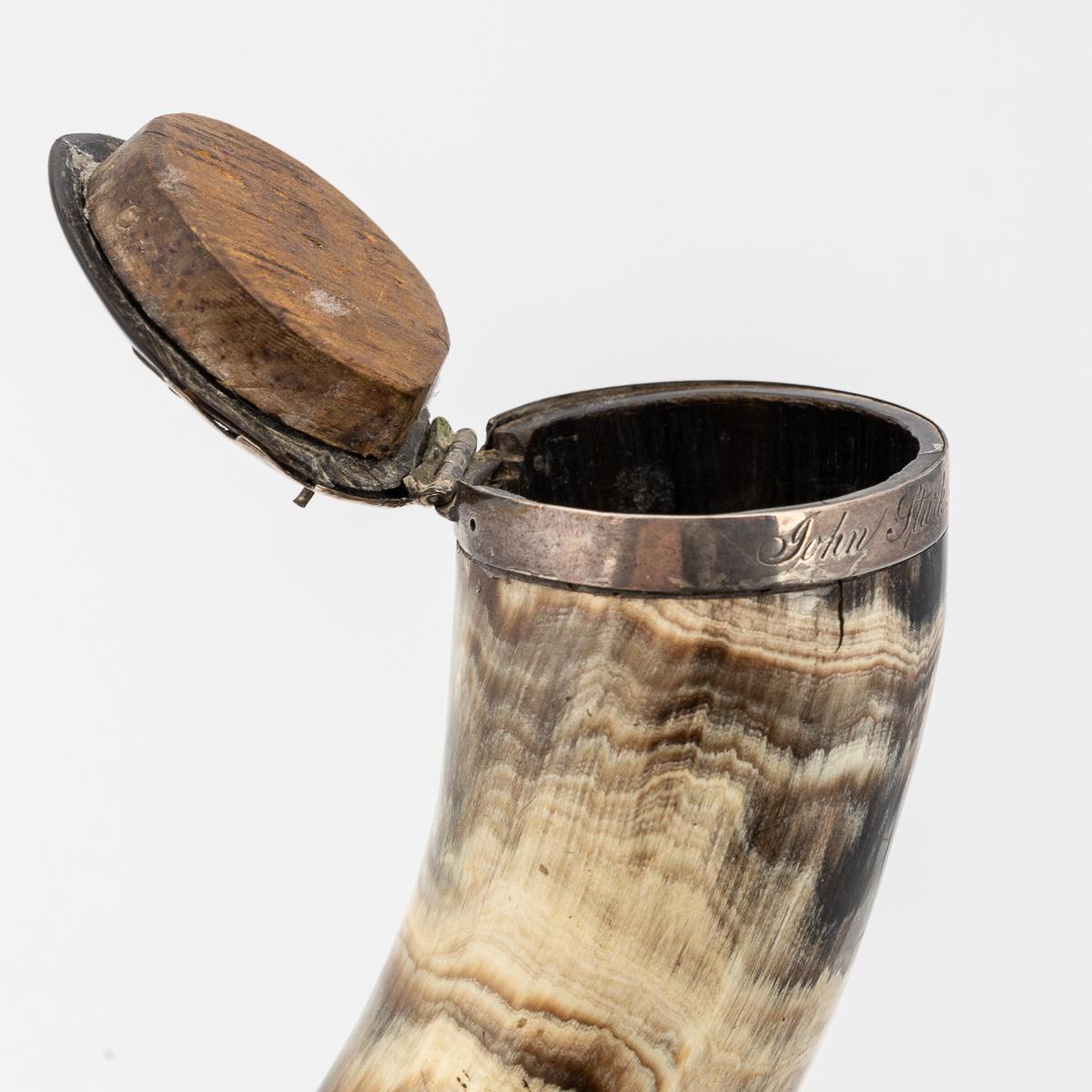 Tabatière écossaise ancienne du 19ème siècle en corne montée en argent c.I.C. en vente 1