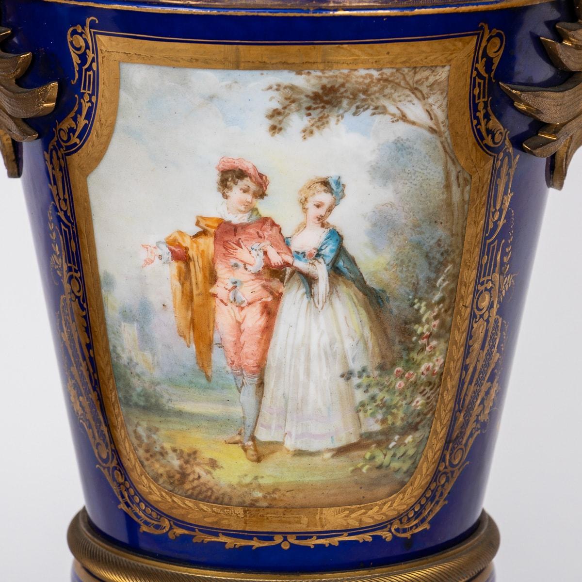 Antike Sèvres Ormolu-Vasen des 19. Jahrhunderts mit Deckeln um 1870 im Angebot 4