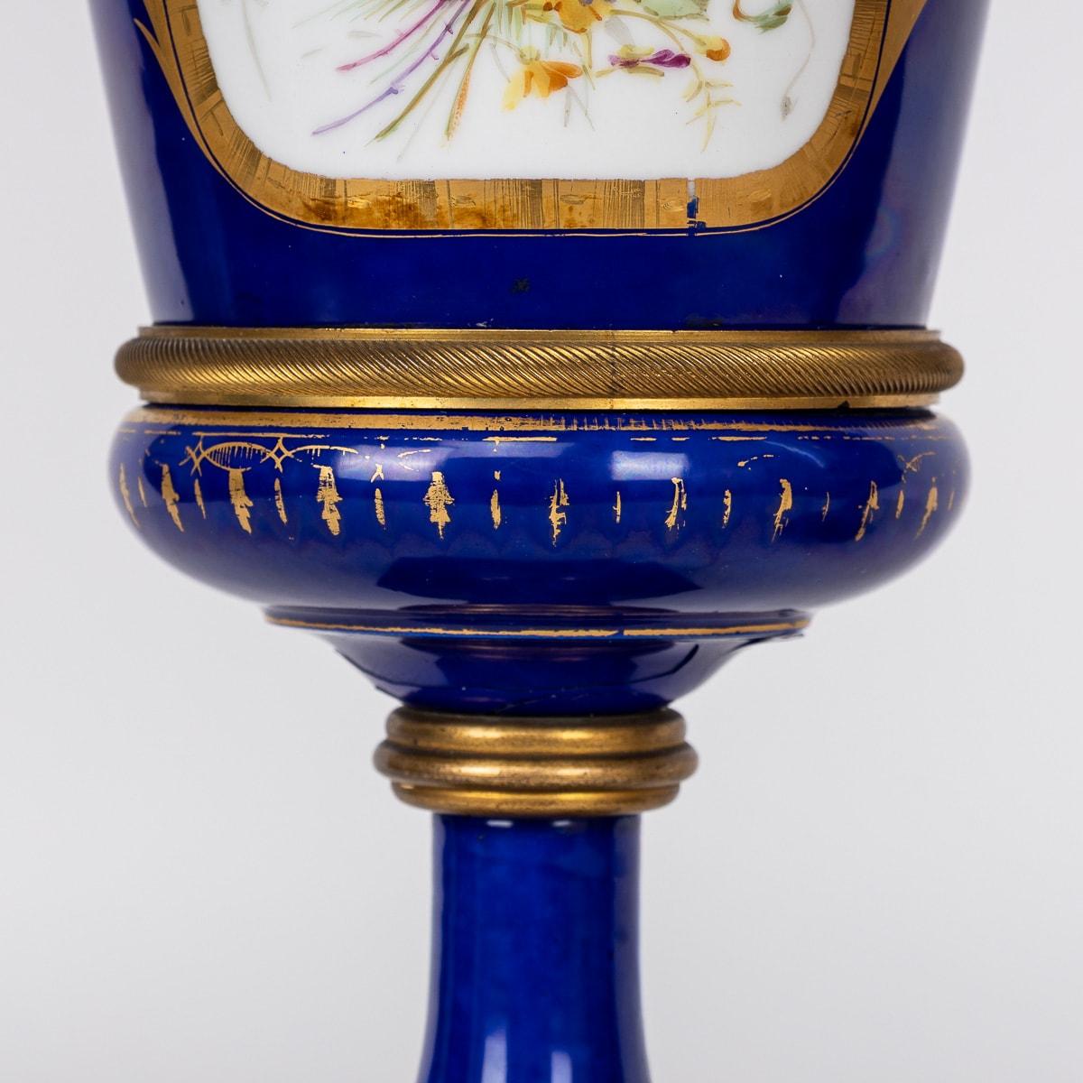 Antike Sèvres Ormolu-Vasen des 19. Jahrhunderts mit Deckeln um 1870 im Angebot 10