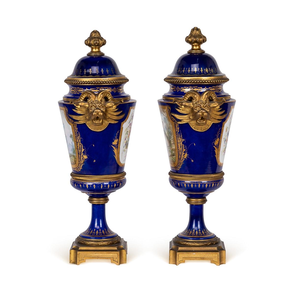 Antike Sèvres Ormolu-Vasen des 19. Jahrhunderts mit Deckeln um 1870 (Sonstiges) im Angebot