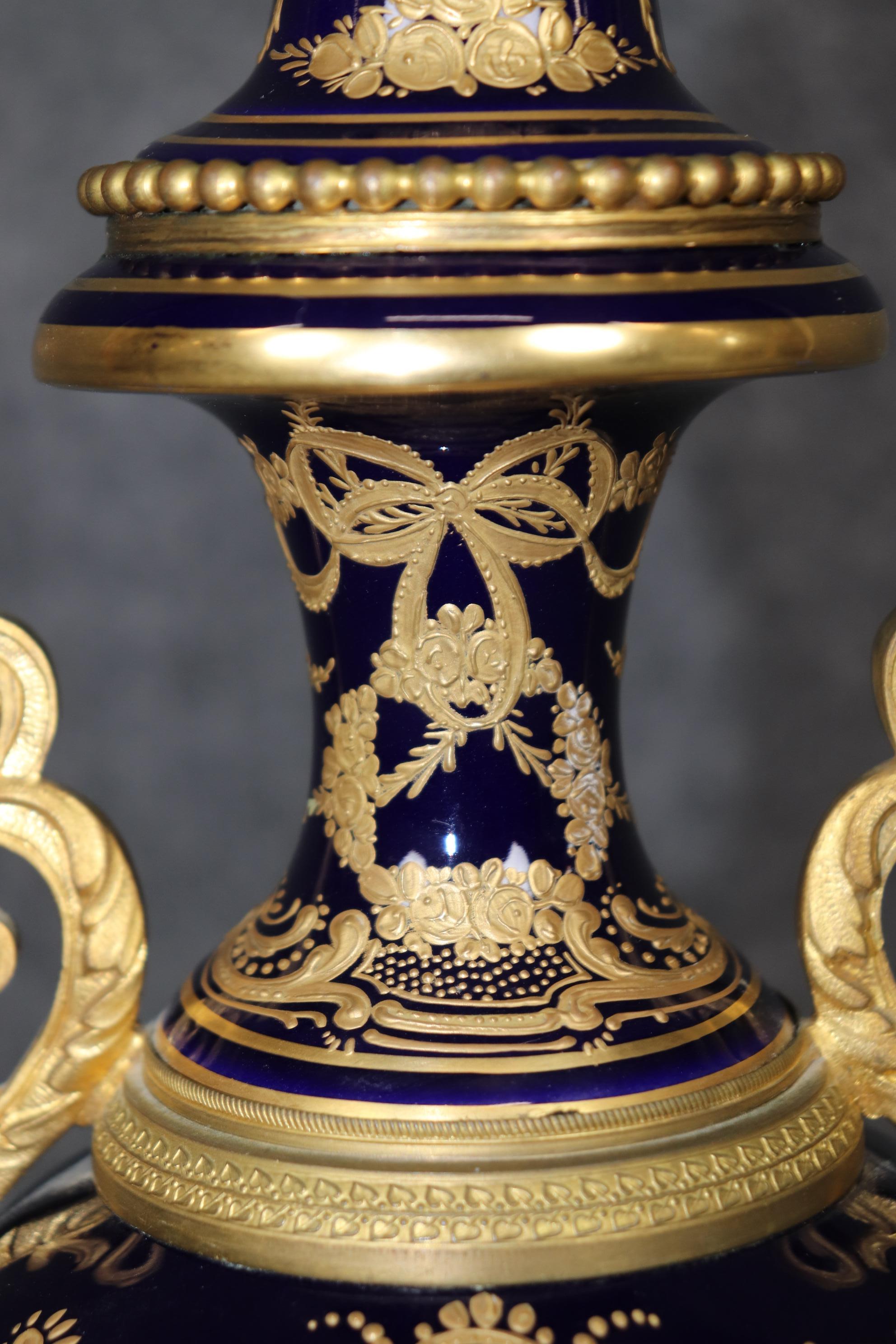 Antique 19th Century Sevres Royal Blue Porcelain Vase Made in France For Sale 1