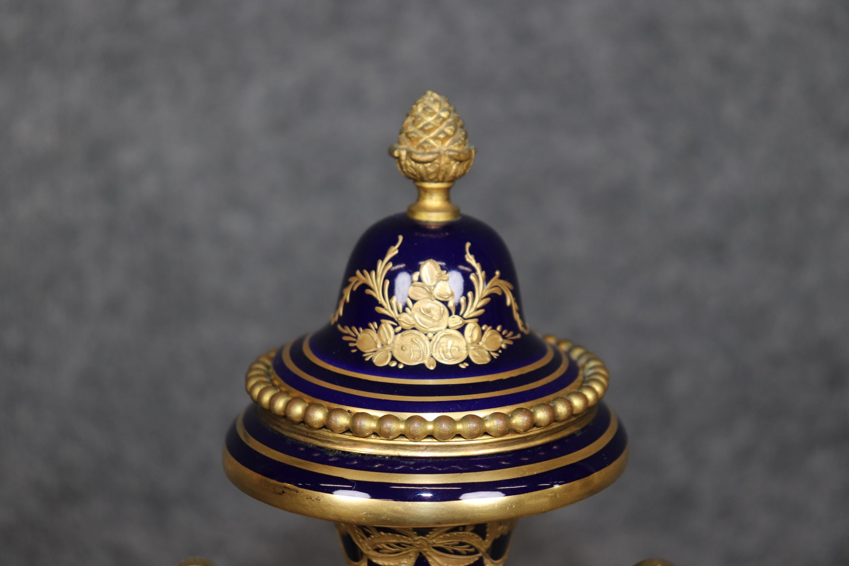 Antique 19th Century Sevres Royal Blue Porcelain Vase Made in France For Sale 2