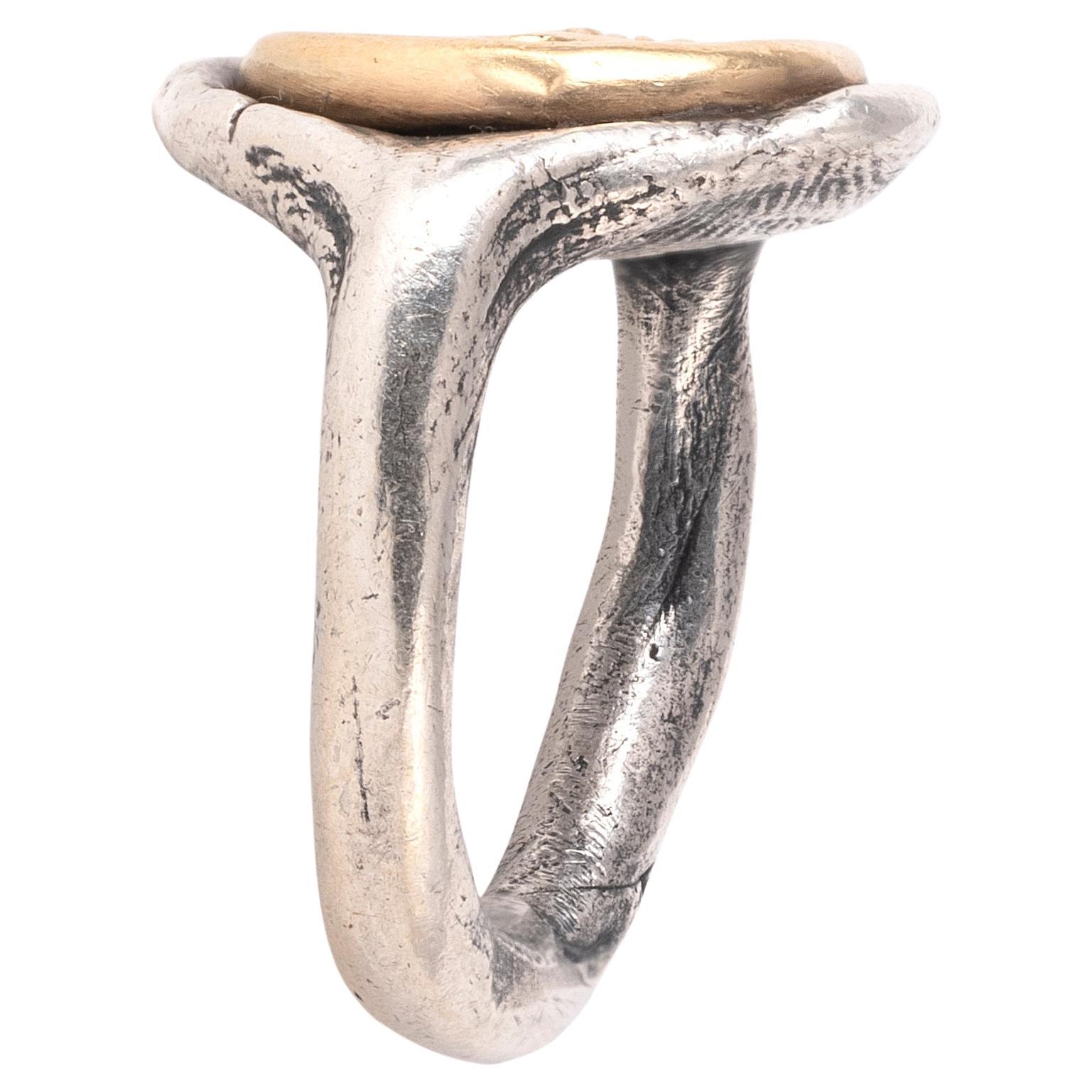 Bague ancienne du 19e siècle en argent et or avec camée en forme de Méduse Excellent état - En vente à Firenze, IT