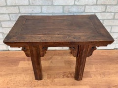 Antiker 19. Jahrhundert kleiner asiatischer chinesischer Palisander-Altartisch
