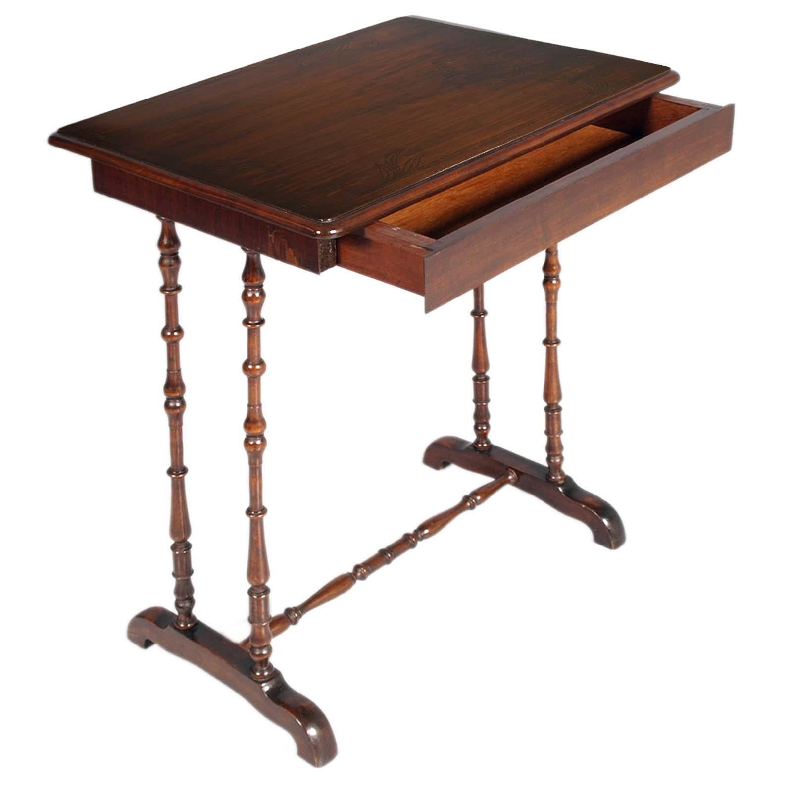 Antiker Schreibtisch, Arbeitstisch im Louis XIII-Stil aus Nussbaum, 19. (Louis XIII.) im Angebot