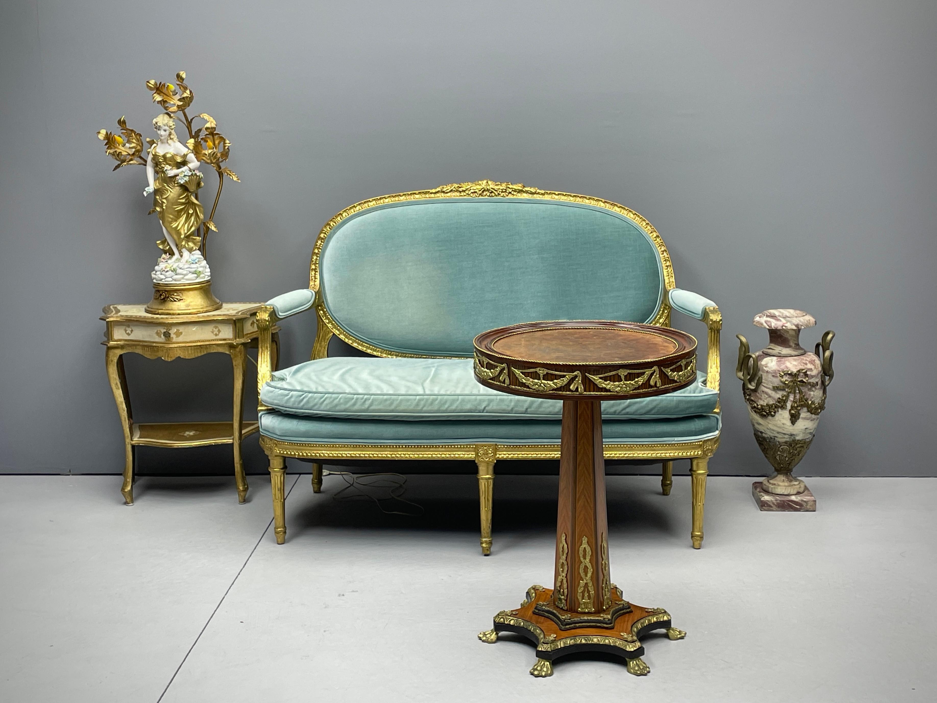 Antica urna in marmo massiccio e bronzo dorato del XIX secolo form A in vendita 2