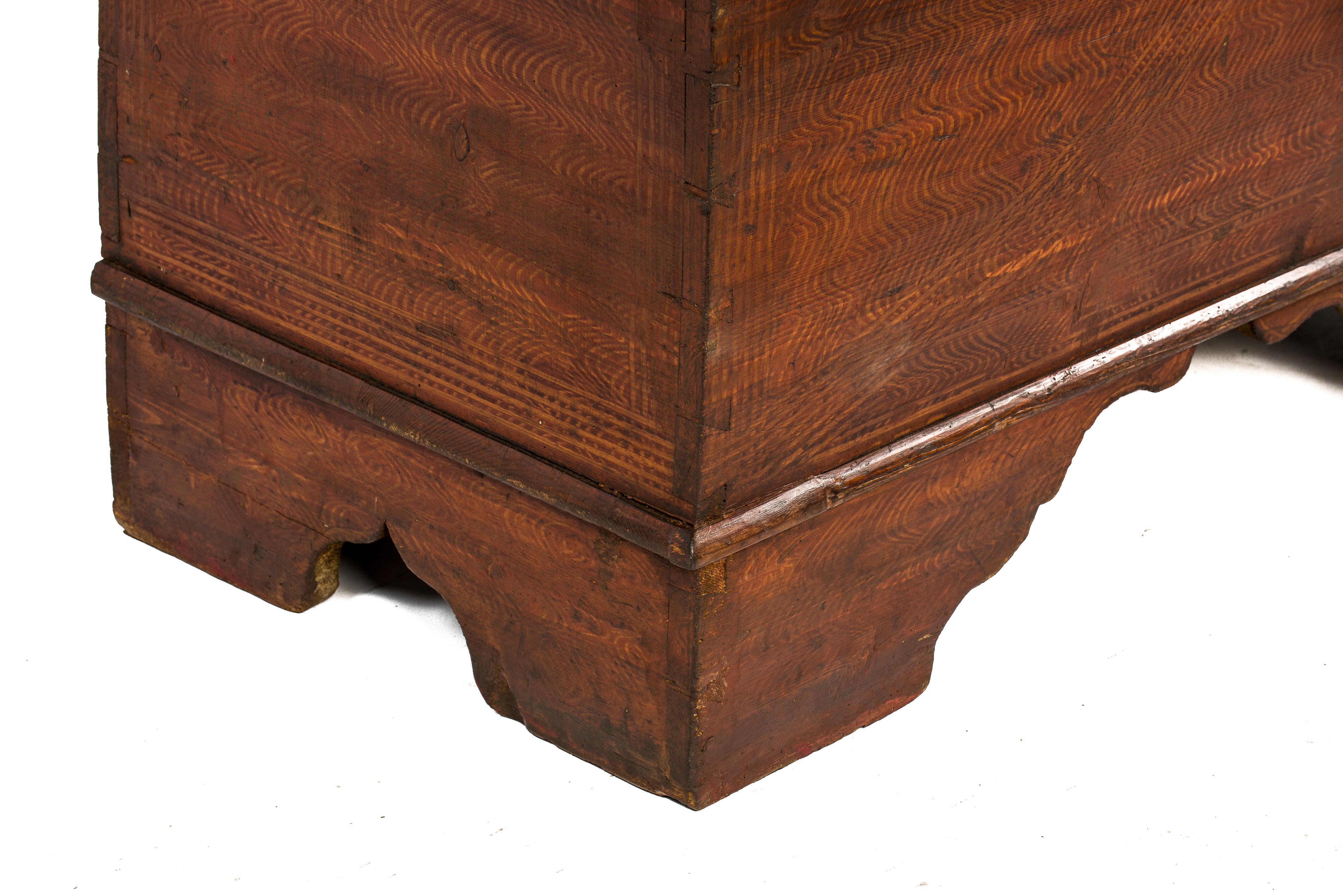 Antique 19th-Century Solid Pine and Traditional Painted Austrian Trunk or Chest For Sale 9