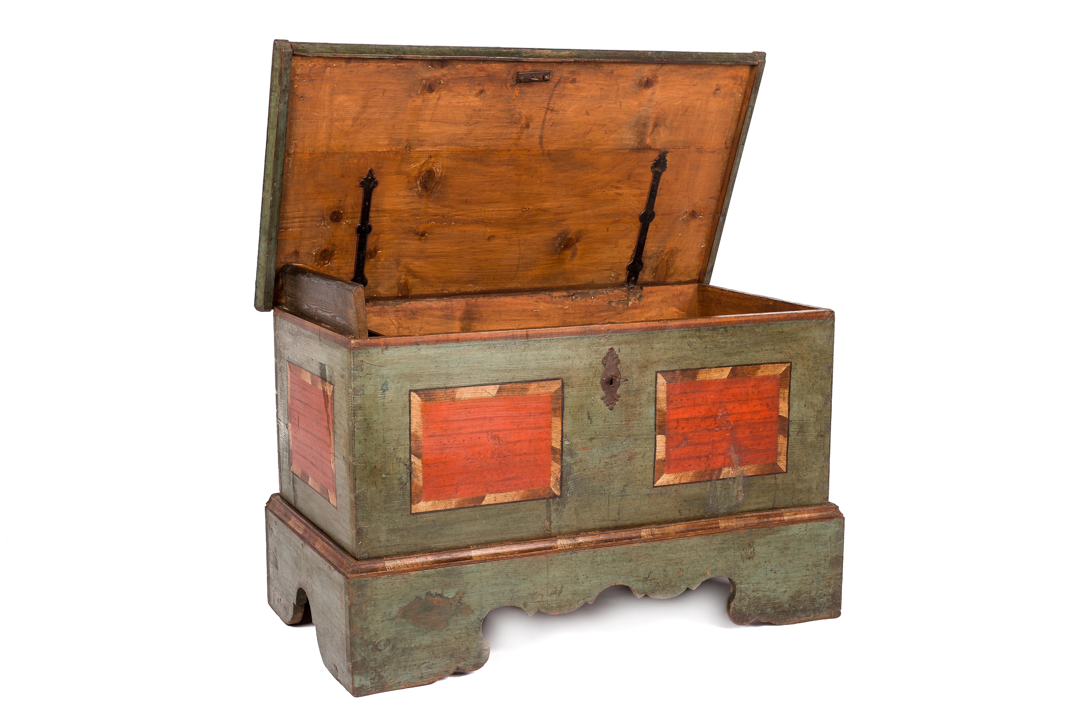 Austrian Antique 19th Century Solid Pine and Traditional Painted Bohemian Trunk or Chest For Sale