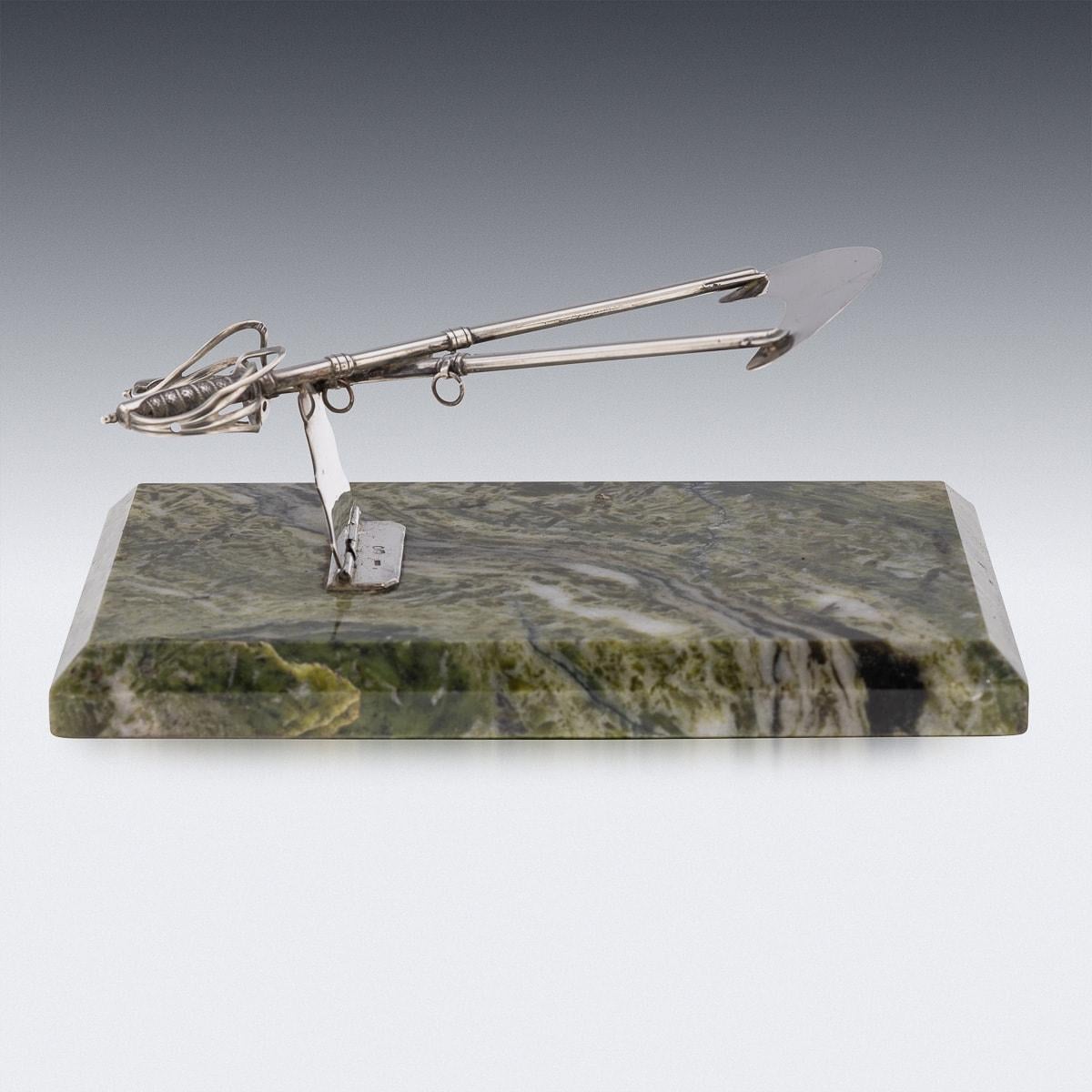Argent Paperclip de bureau ancien du 19ème siècle en argent massif et marbre, c.1896 en vente