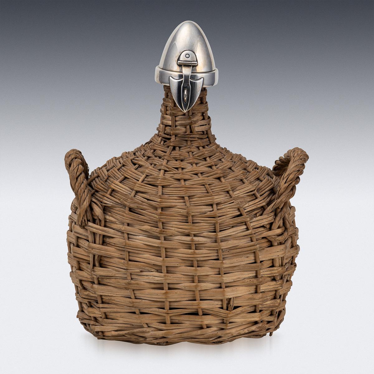 Altro Antico decanter in argento massiccio e cesto di vimini del XIX secolo, Hukin and Heath c.1895 in vendita