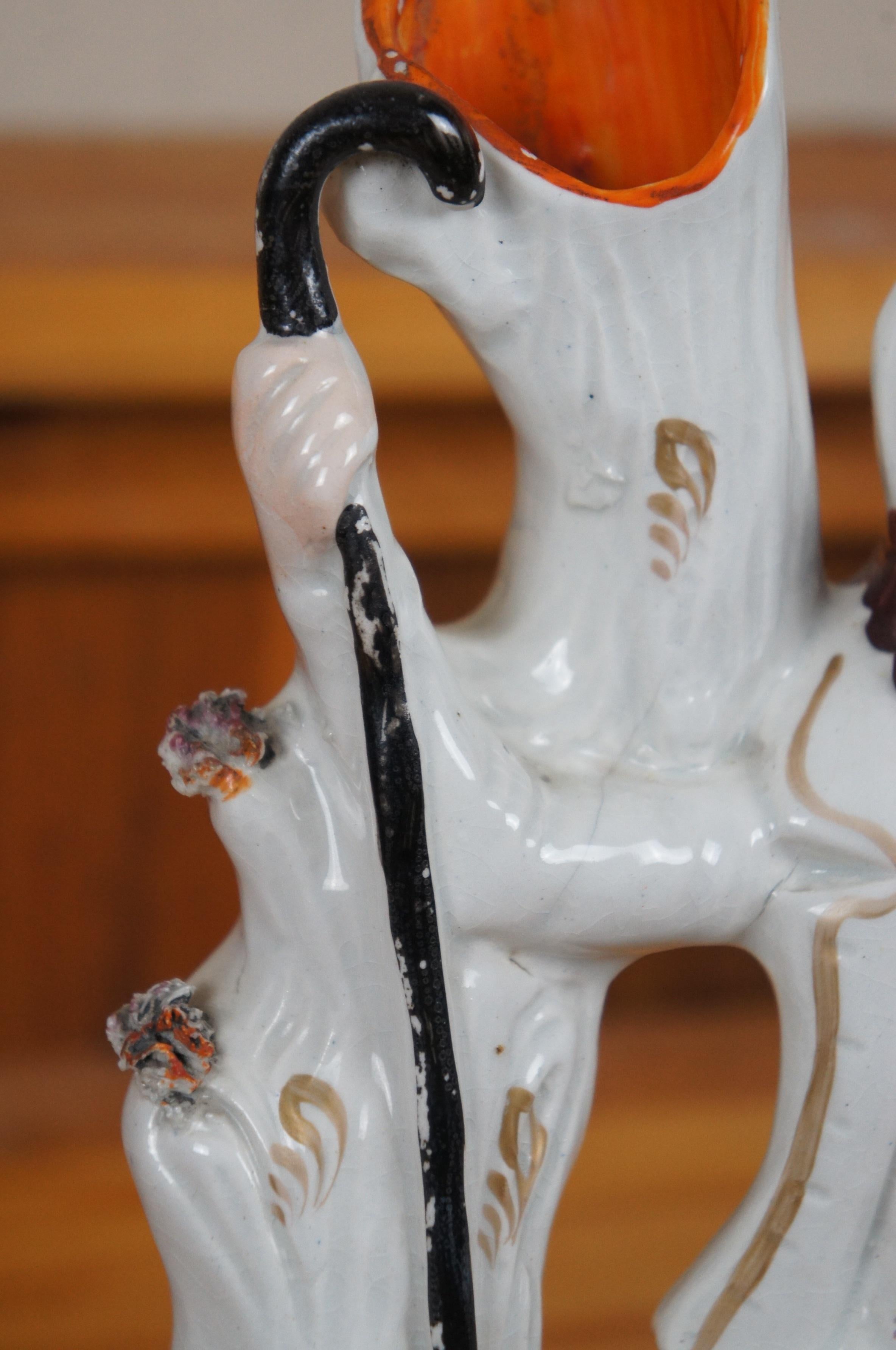 Antico vaso di porcellana dello Staffordshire del 19° secolo con pastore e agnelli, 13