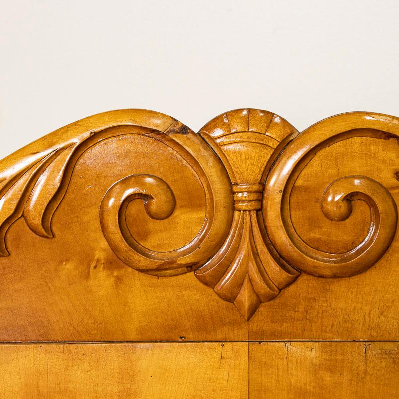 Antique 19th Century Swedish Biedermeier Yellow Birch Sofa Settee For Sale 1