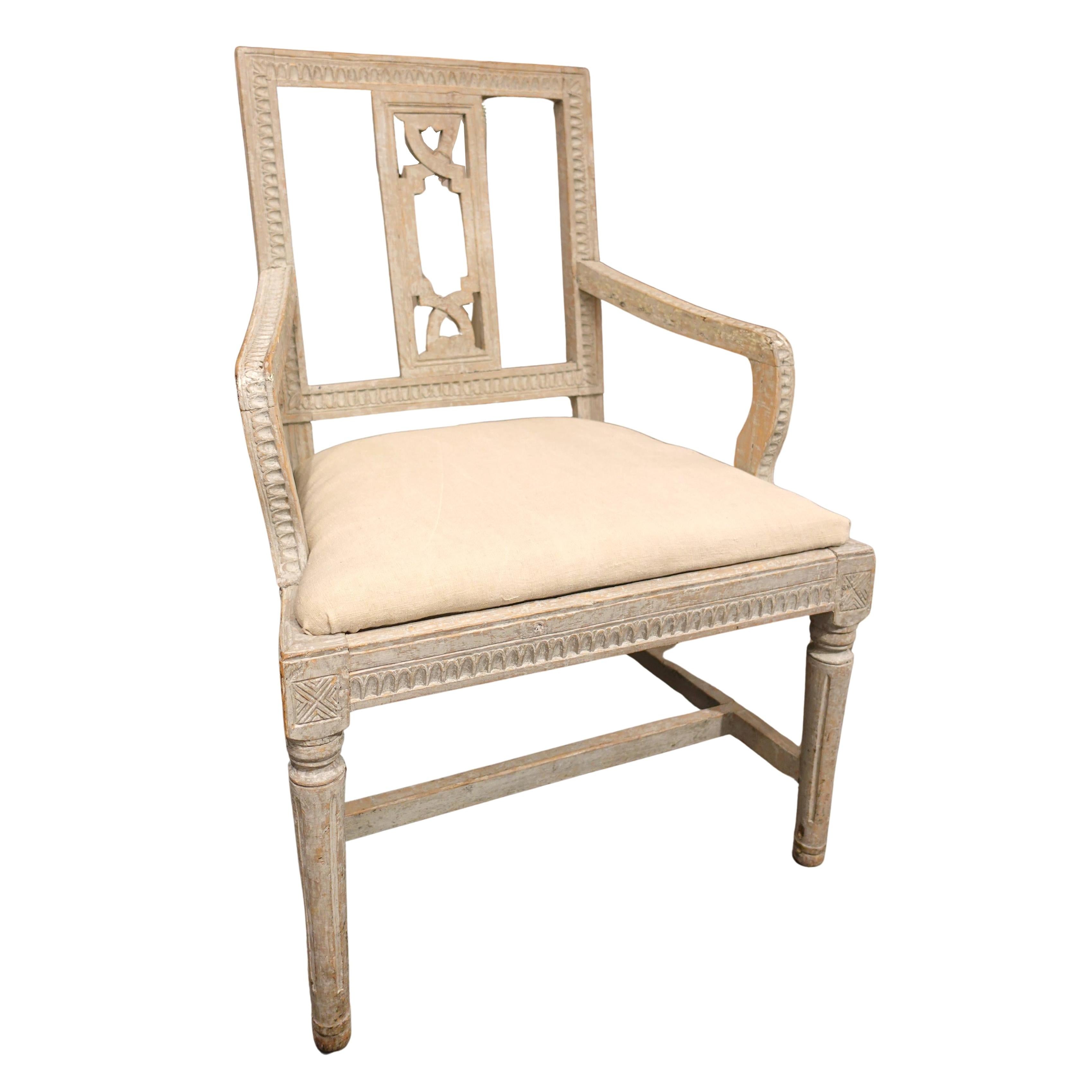 Anonyme
Milieu du XIXe siècle ; Suède
Pin, lin.

Dimensions approximatives : 35 (h) x 23 (l) x 18,5 (p) in. 

(la hauteur du siège est de 16,5 pouces)

Cette magnifique chaise d'époque présente une belle patine blanchie et de beaux éléments sculptés