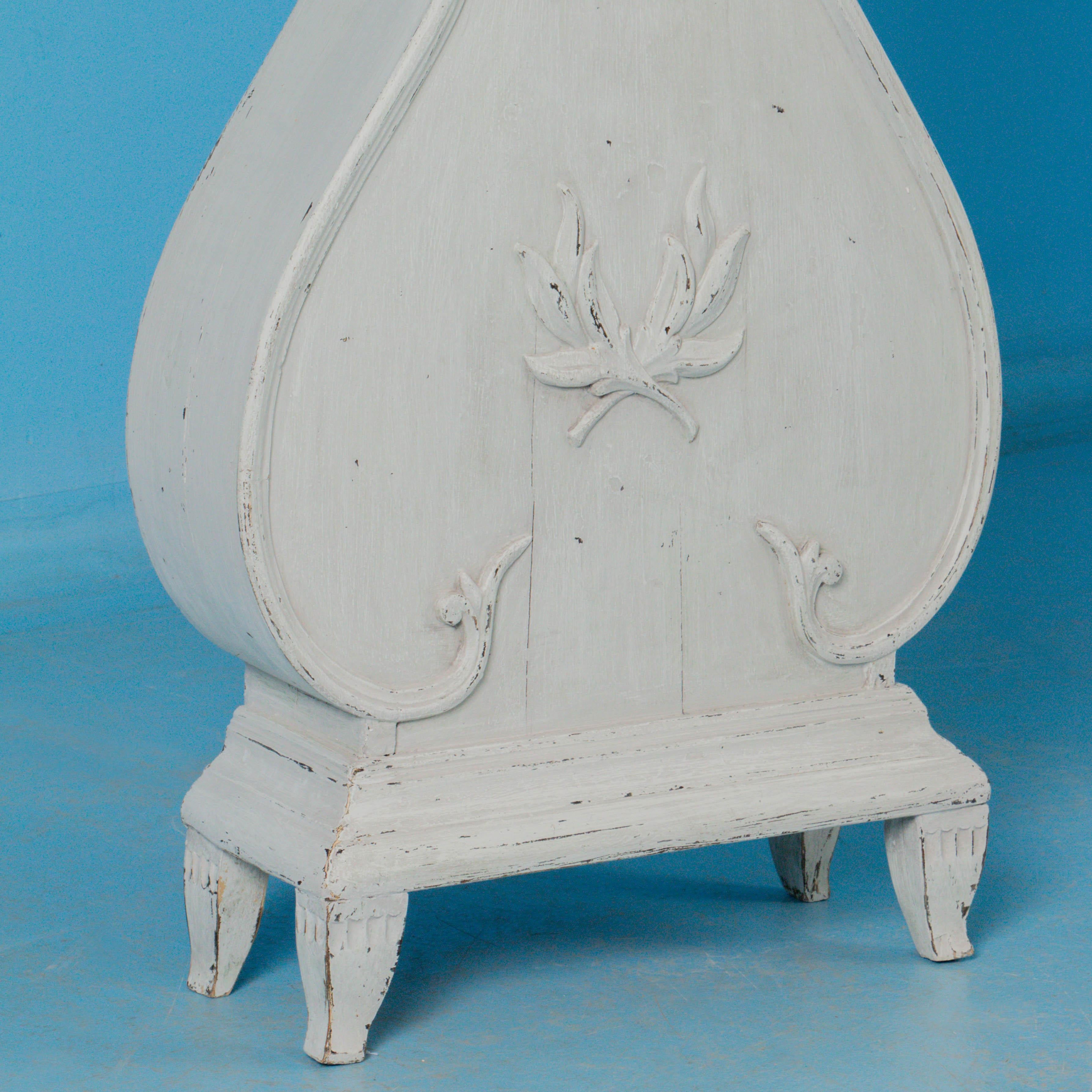Antique 19th Century Swedish Mora Clock Painted White In Good Condition In Round Top, TX