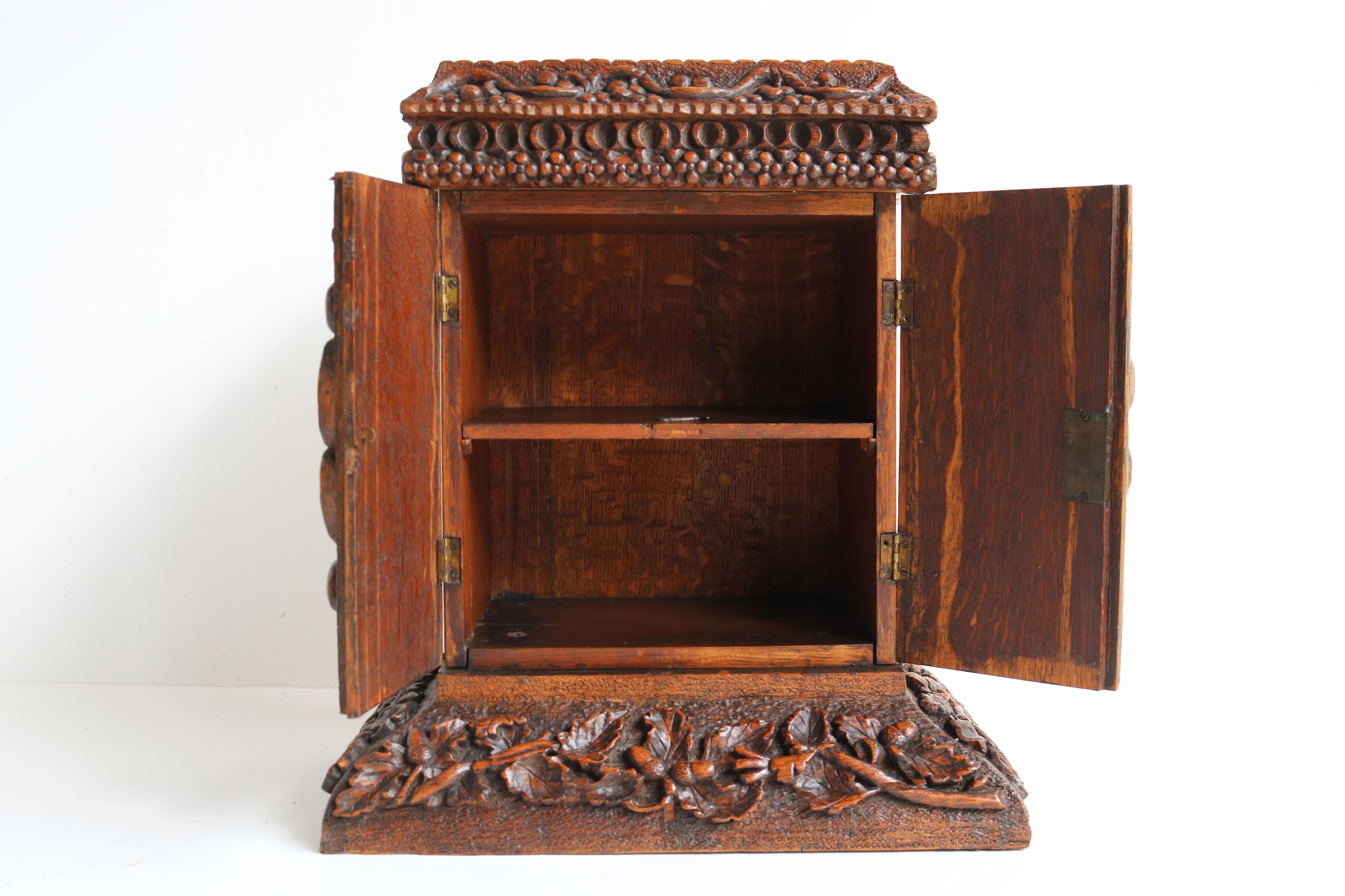 Antique 19th Century Swiss Black Forest Hanging Cabinet / Small Cabinet Oak Bird For Sale 6