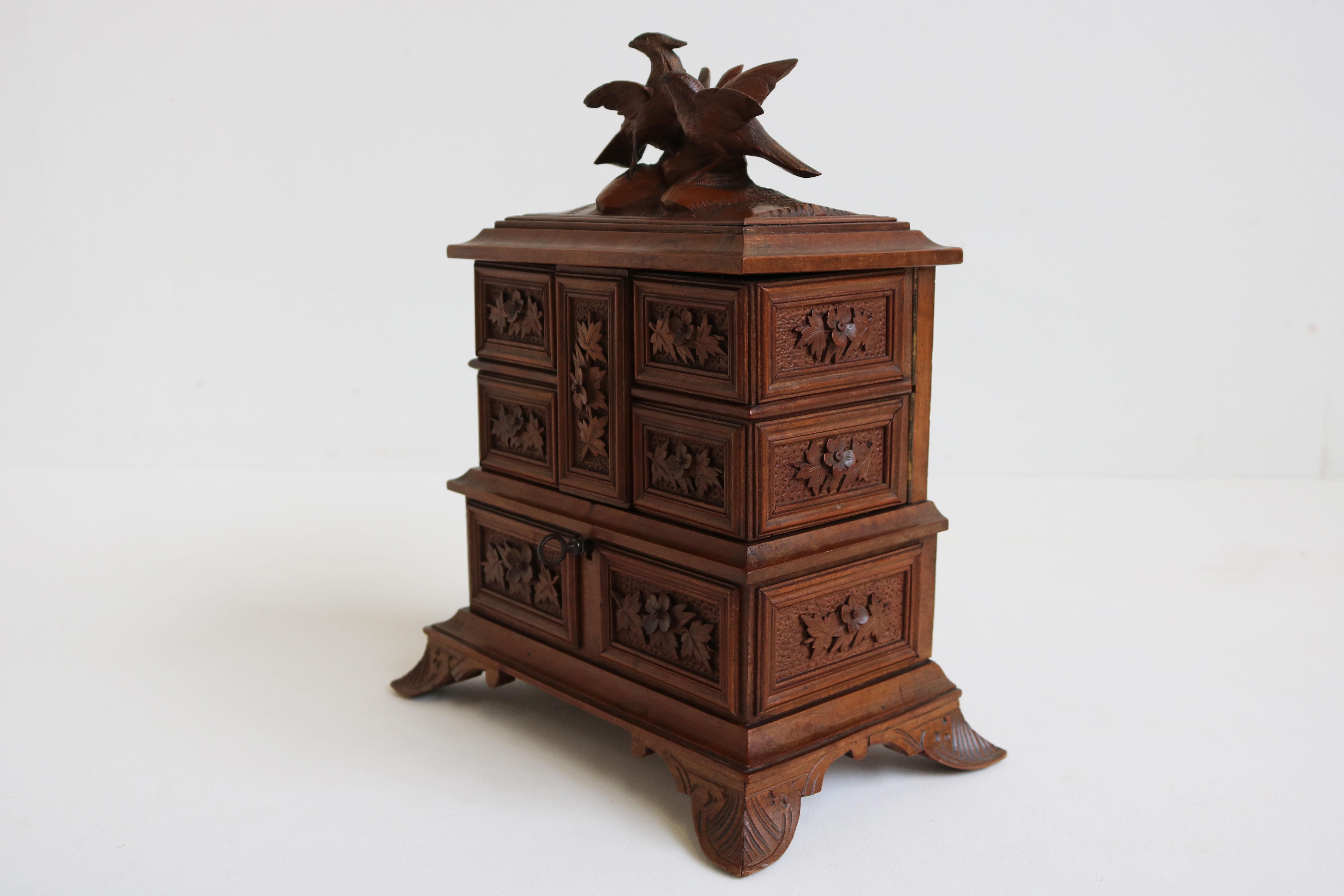 Antique 19th Century Swiss Black Forest Jewelry Box Fruitwood Birds Band Carved For Sale 1