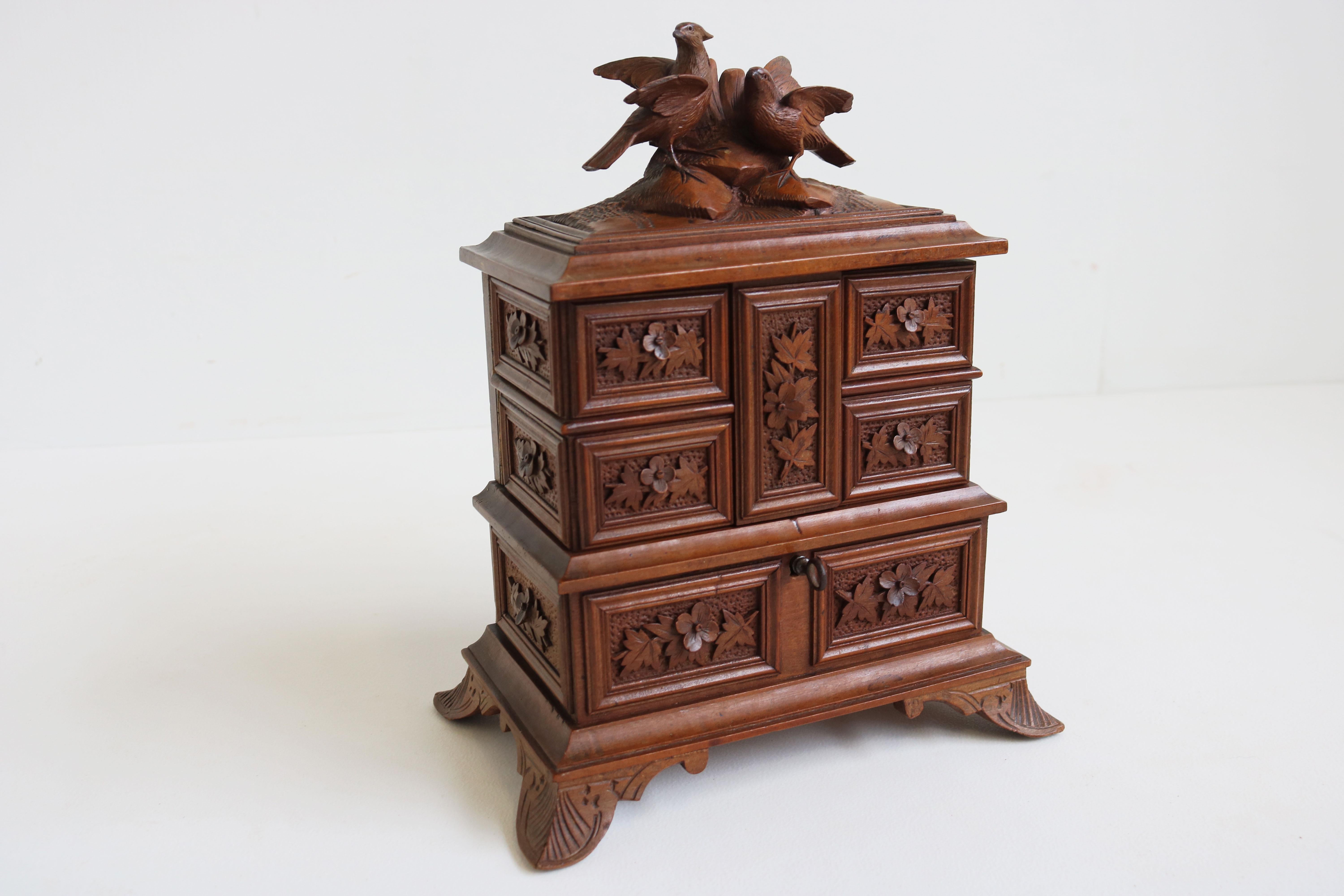 Antique 19th Century Swiss Black Forest Jewelry Box Fruitwood Birds Band Carved For Sale 2