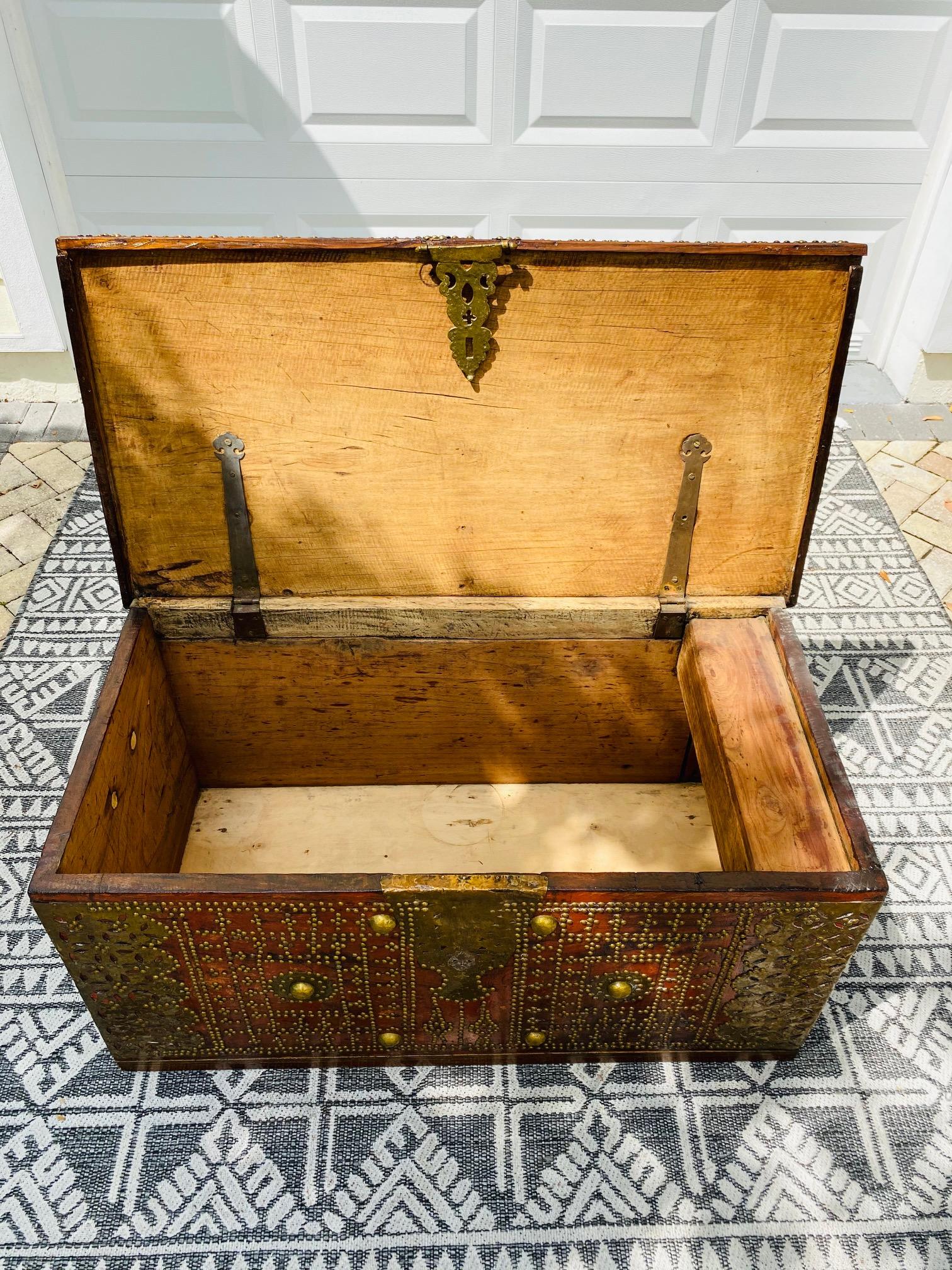 19th Century Antique Zanzibar Chest in Teak Wood and Brass Studs 3