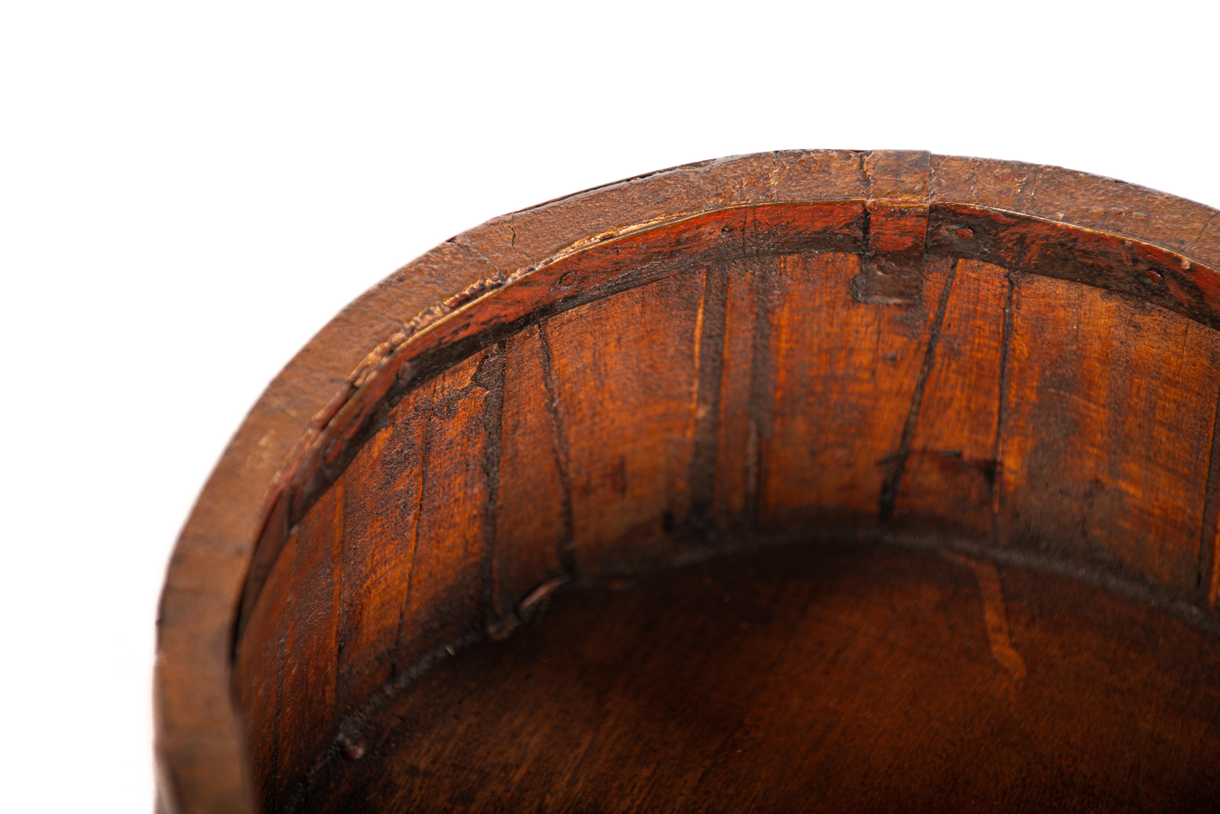 Antique 19th century traditional Dutch hand painted grain measure container bowl For Sale 7
