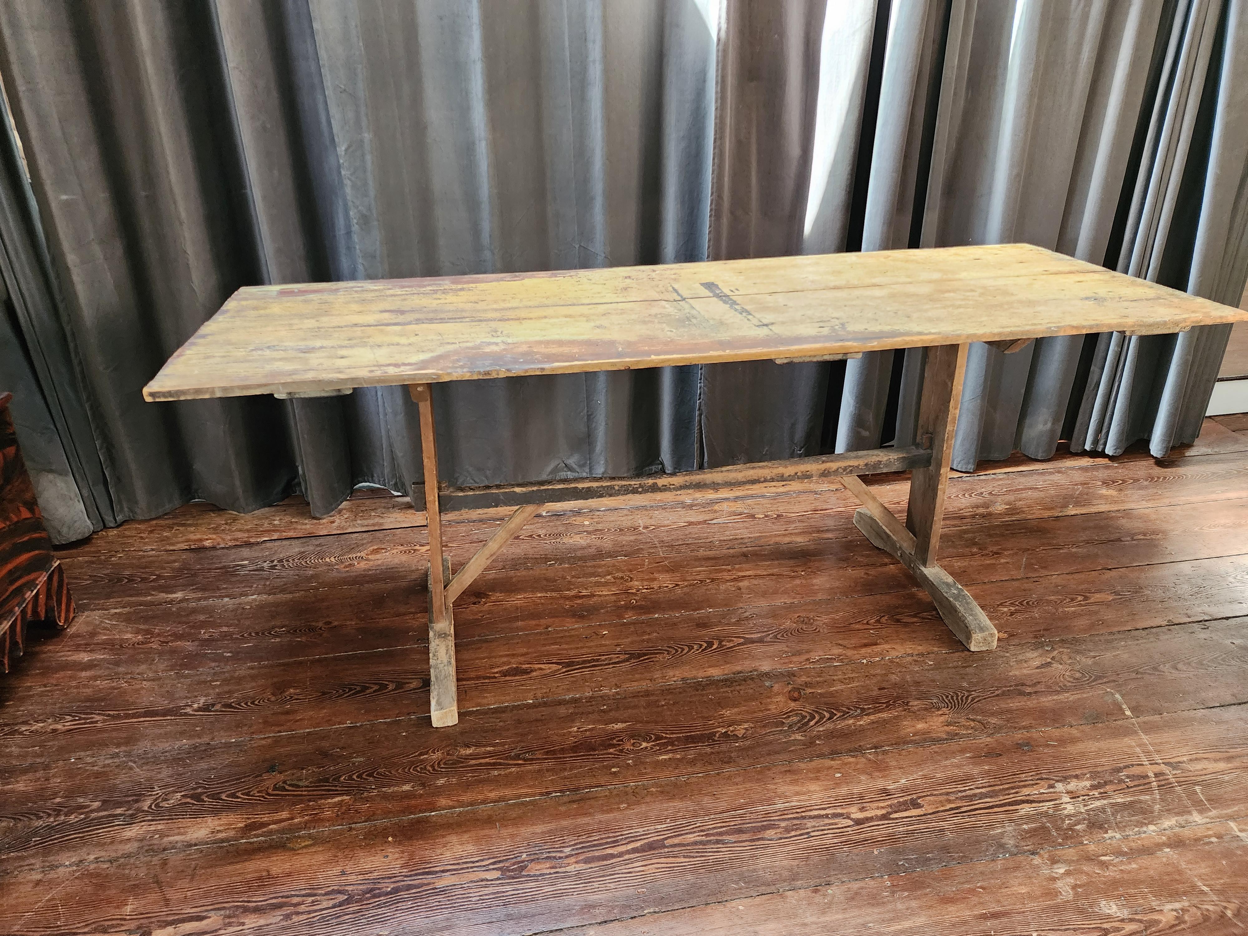 Ancienne table à tréteaux en pin du 18e siècle  en vente 4