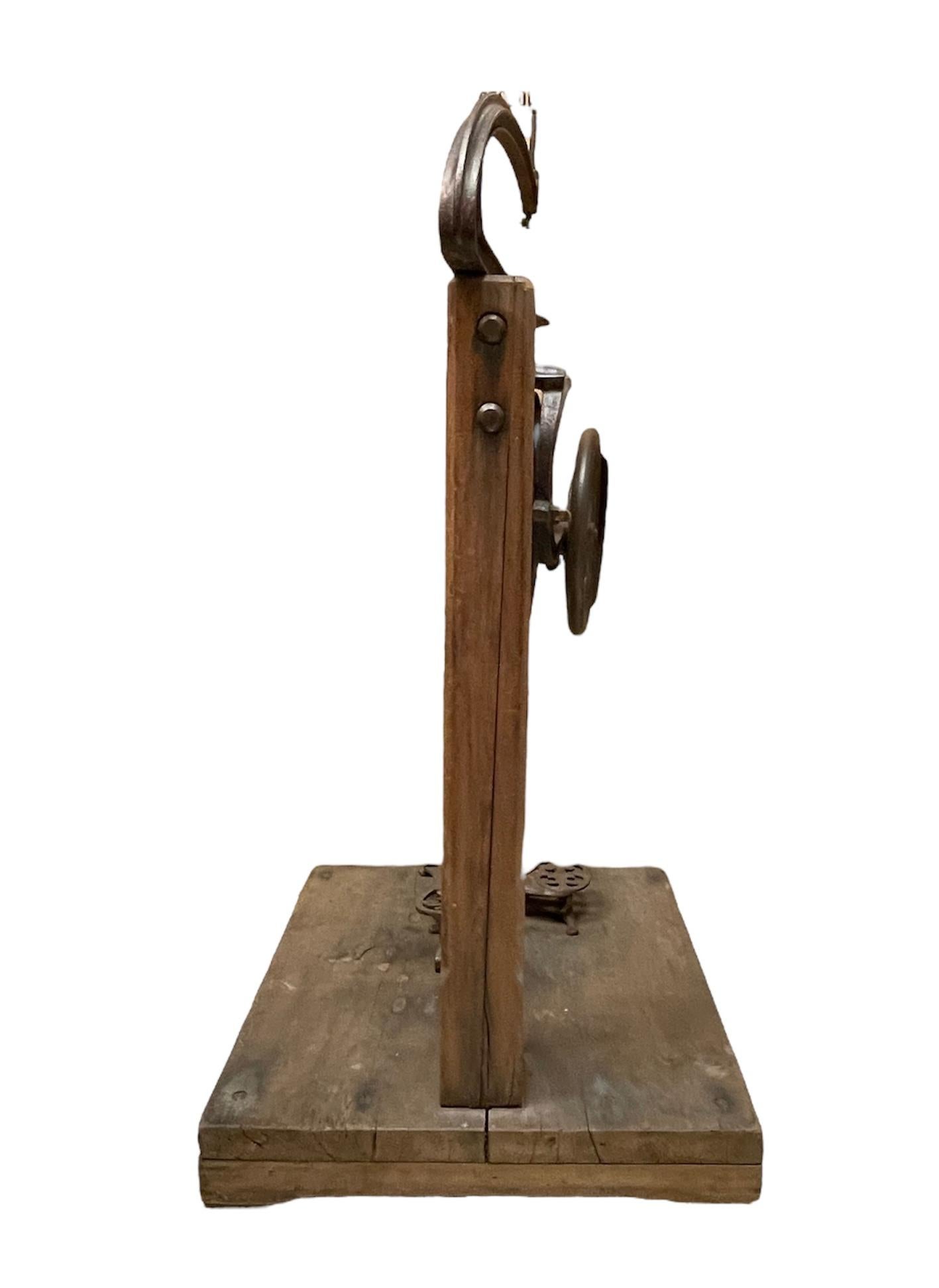 Antike Trumper Co. Nähmaschine aus dem 19. Jahrhundert  (Industriell) im Angebot