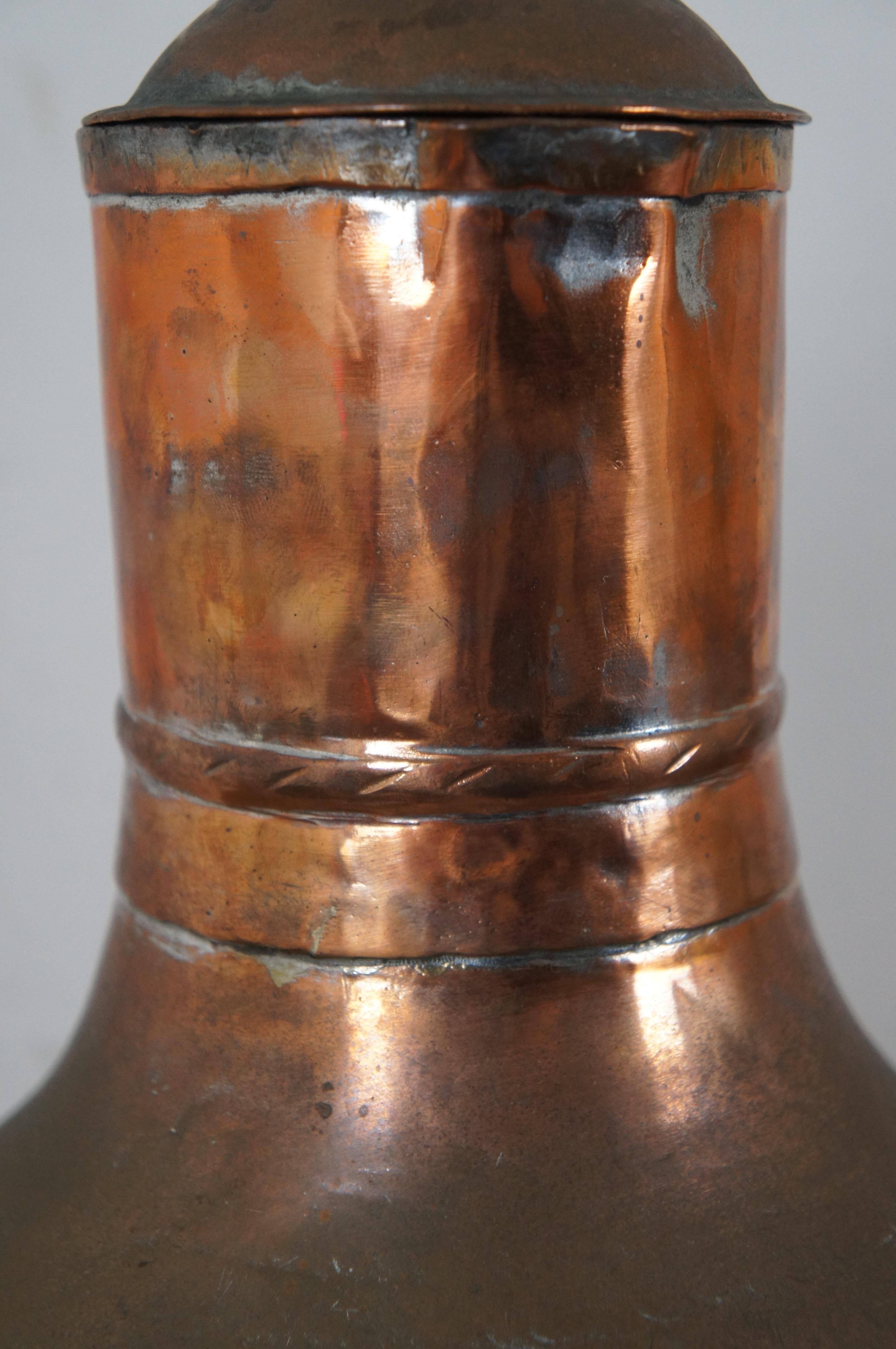 Antike 19. Jahrhundert Türkisch Schwalbenschwanz Kupfer Deckelkrug Krug Ewer im Angebot 4