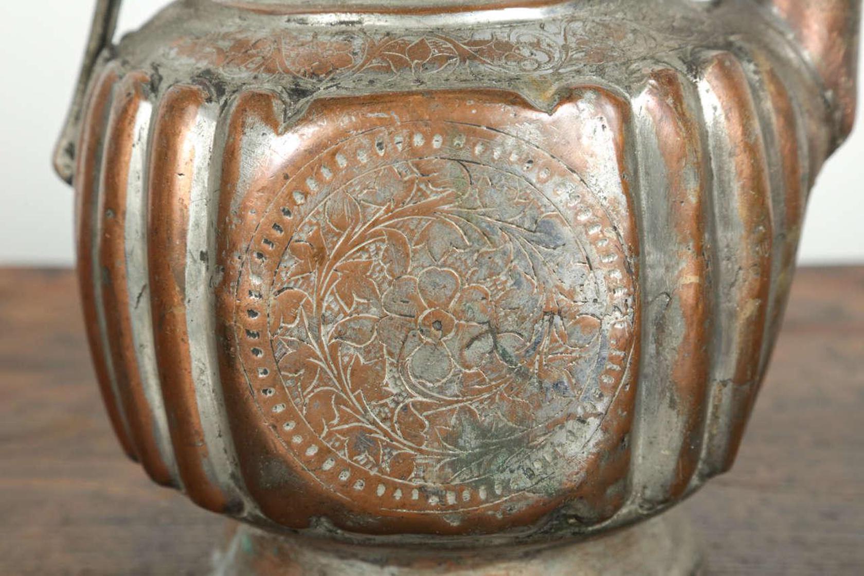 Antiker türkischer osmanischer Zinn-Krug aus Kupfer aus dem 19. Jahrhundert (Maurisch) im Angebot