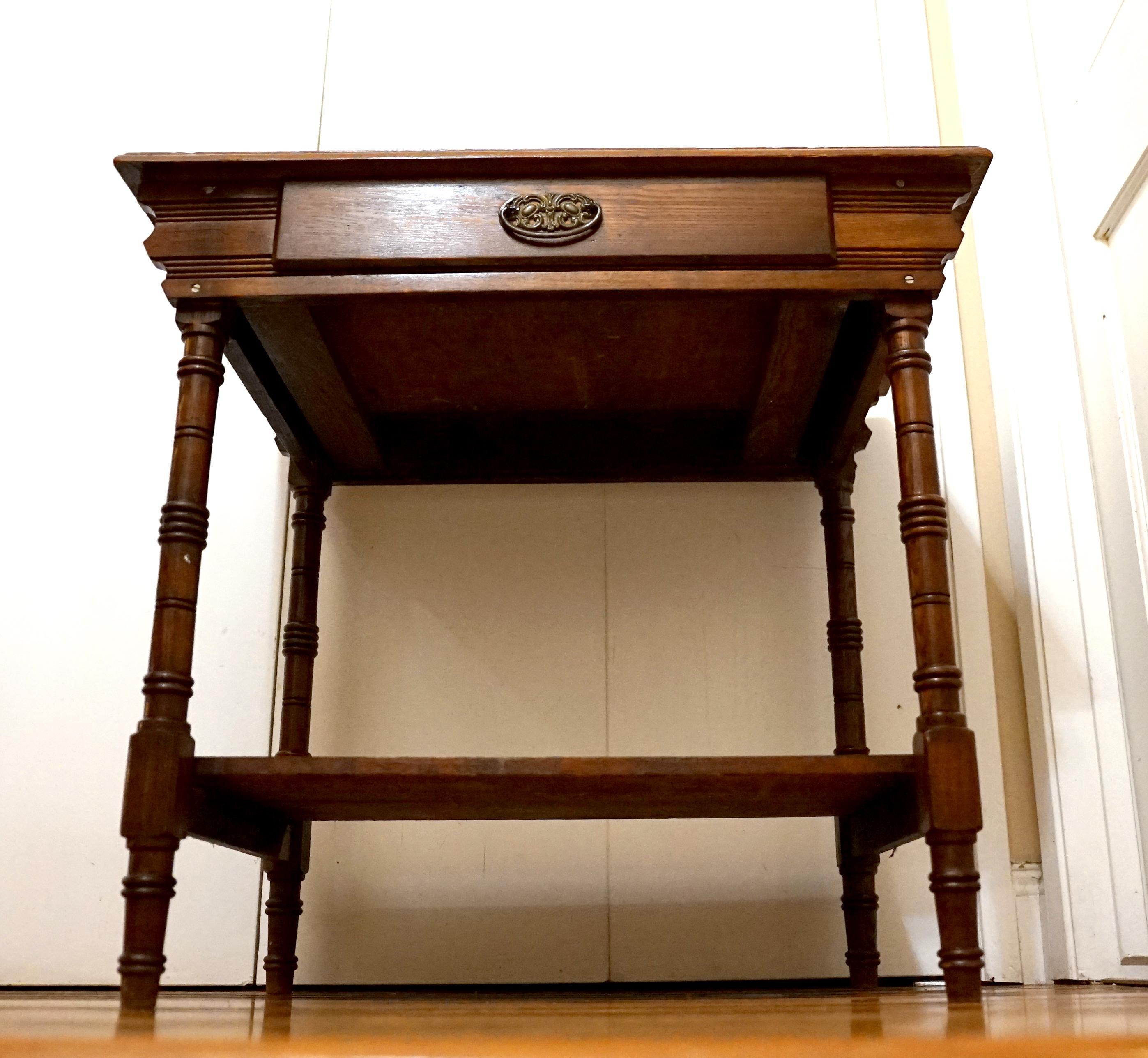 Antique, 19th Century Turned Pine Occasional Table In Good Condition For Sale In Lomita, CA