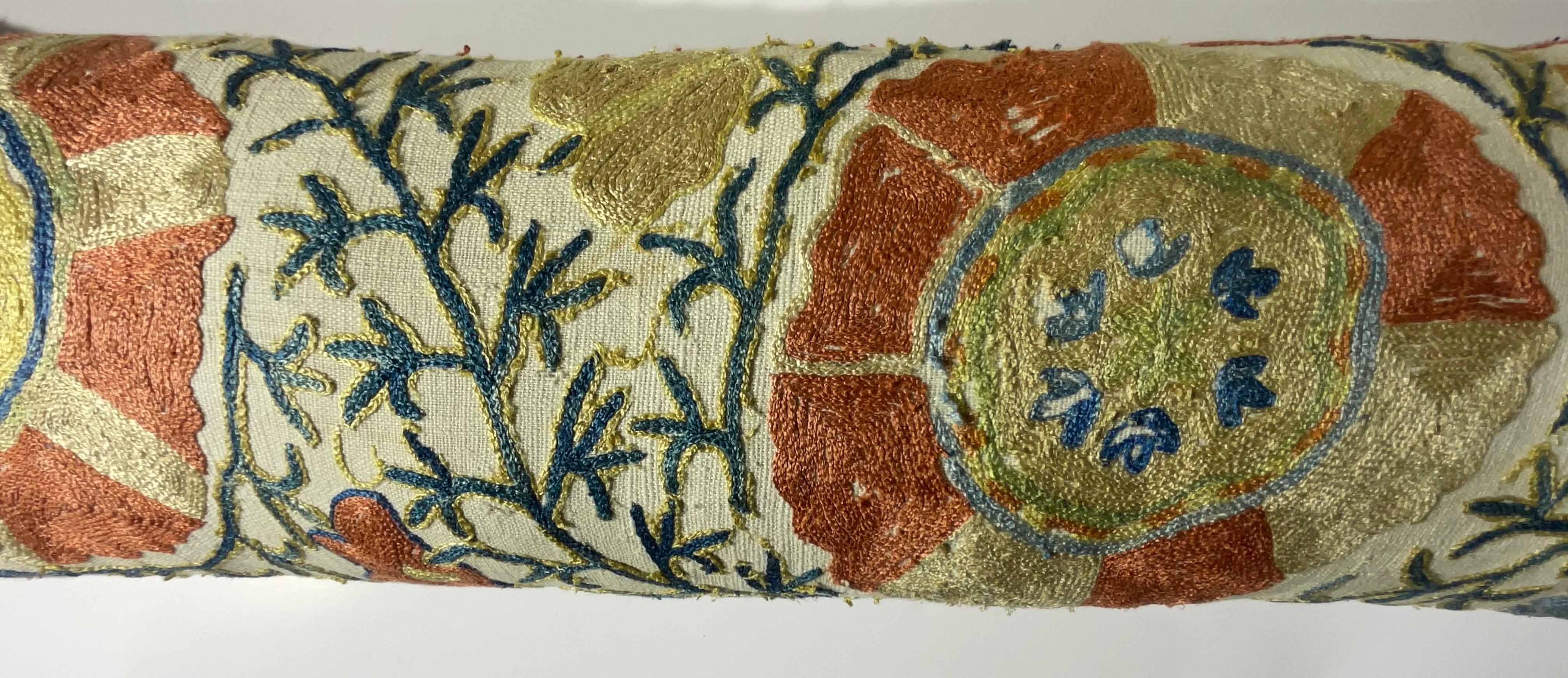 Antique 19th Century Uzbek Suzani Embroidered Pillow - Lumbar Cushion siglo XX en venta