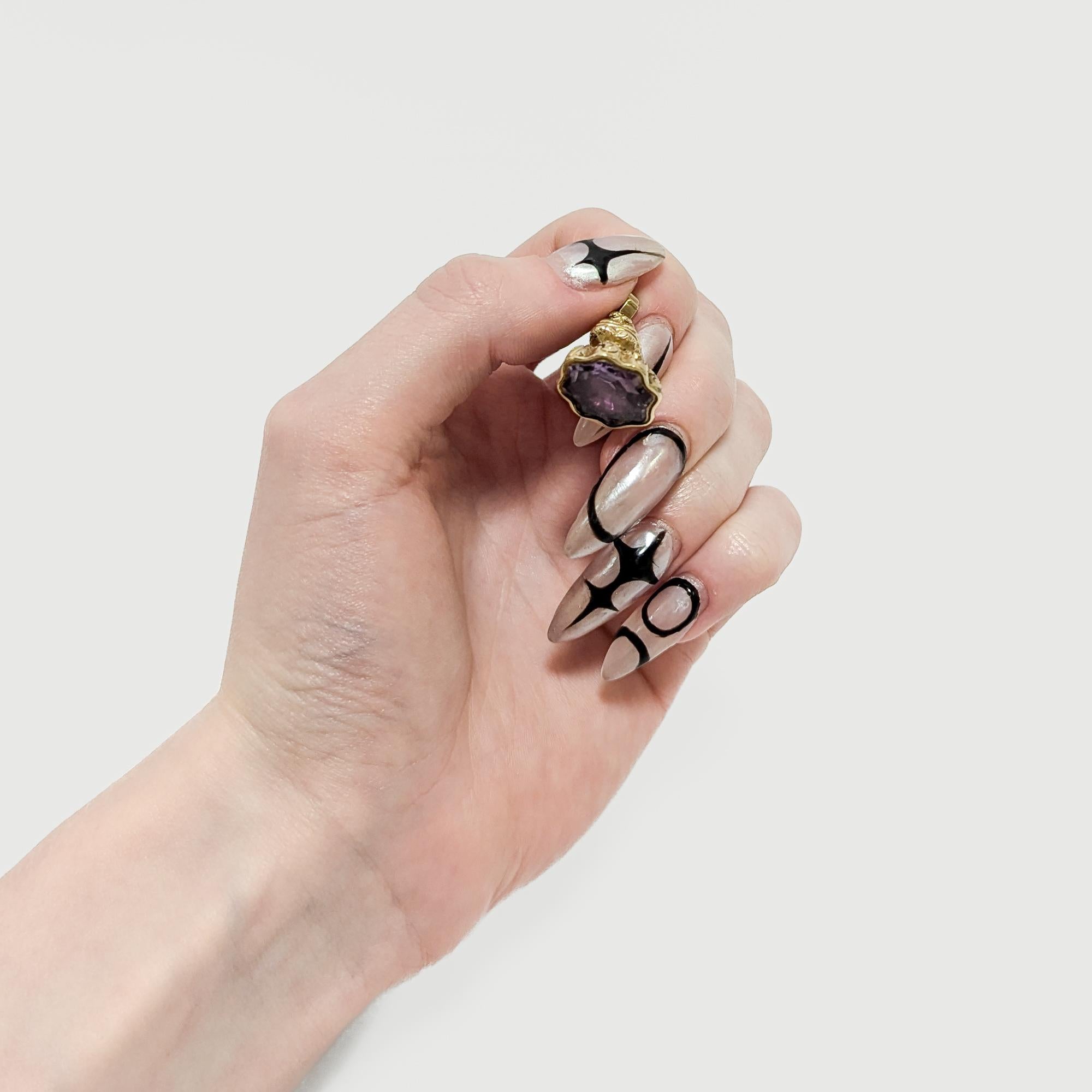 Victorien Ancien bouton de montre en or 14K et améthyste du 19e siècle de l'époque victorienne en vente