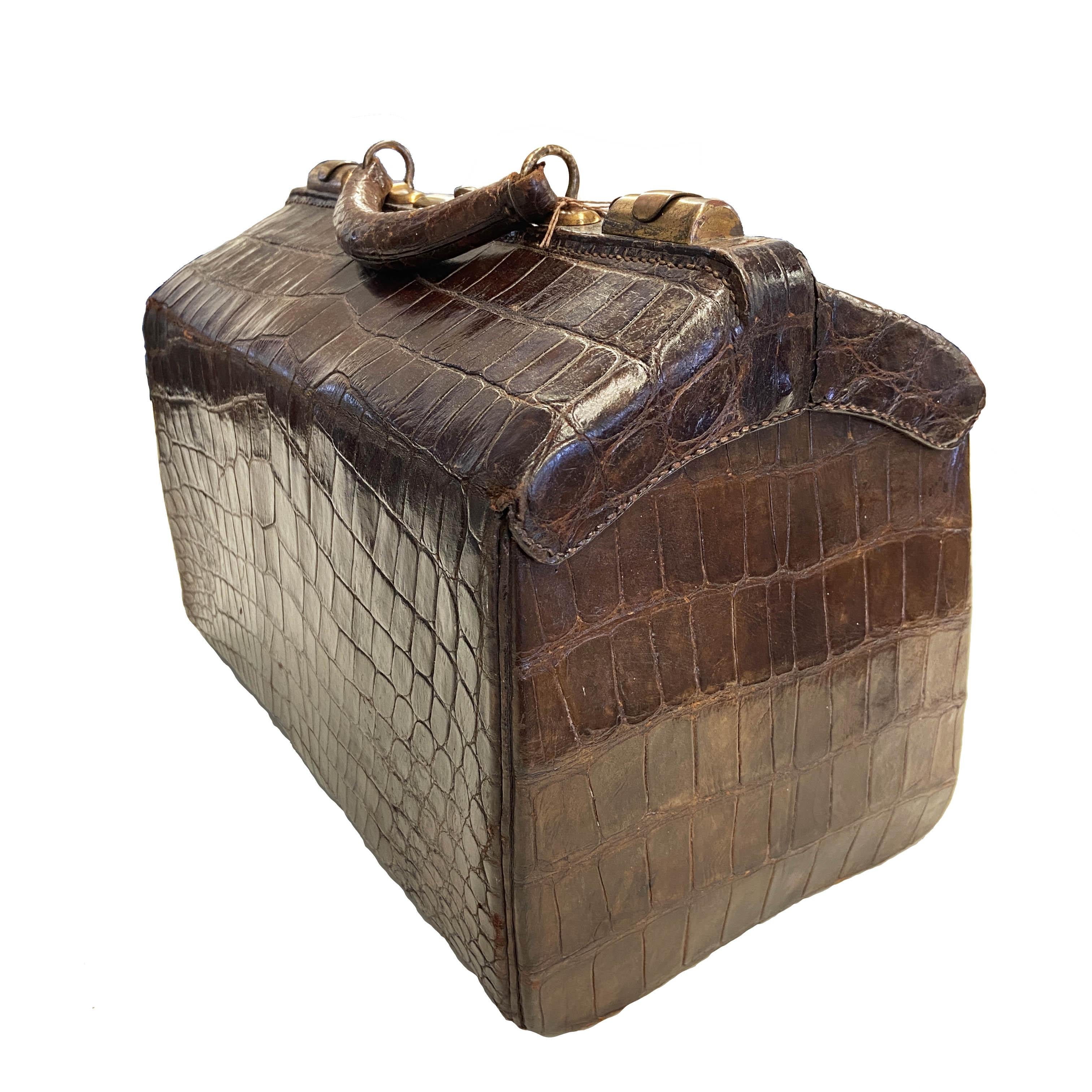 Victorien Antique sac de médecin victorien du 19ème siècle en peau d'alligator en vente