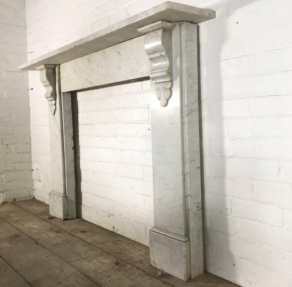 Antique 19th Century Victorian Carrara Marble Fireplace Surround In Good Condition In Manchester, GB
