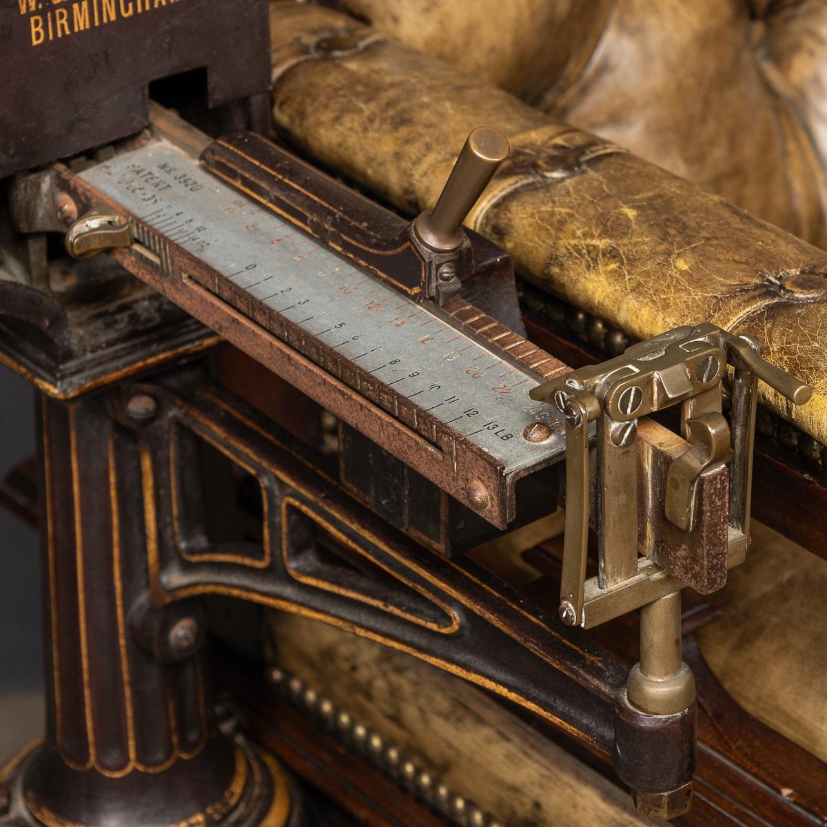 Écaille de jockey victorienne ancienne du 19ème siècle par WT Avery, vers 1880 en vente 4