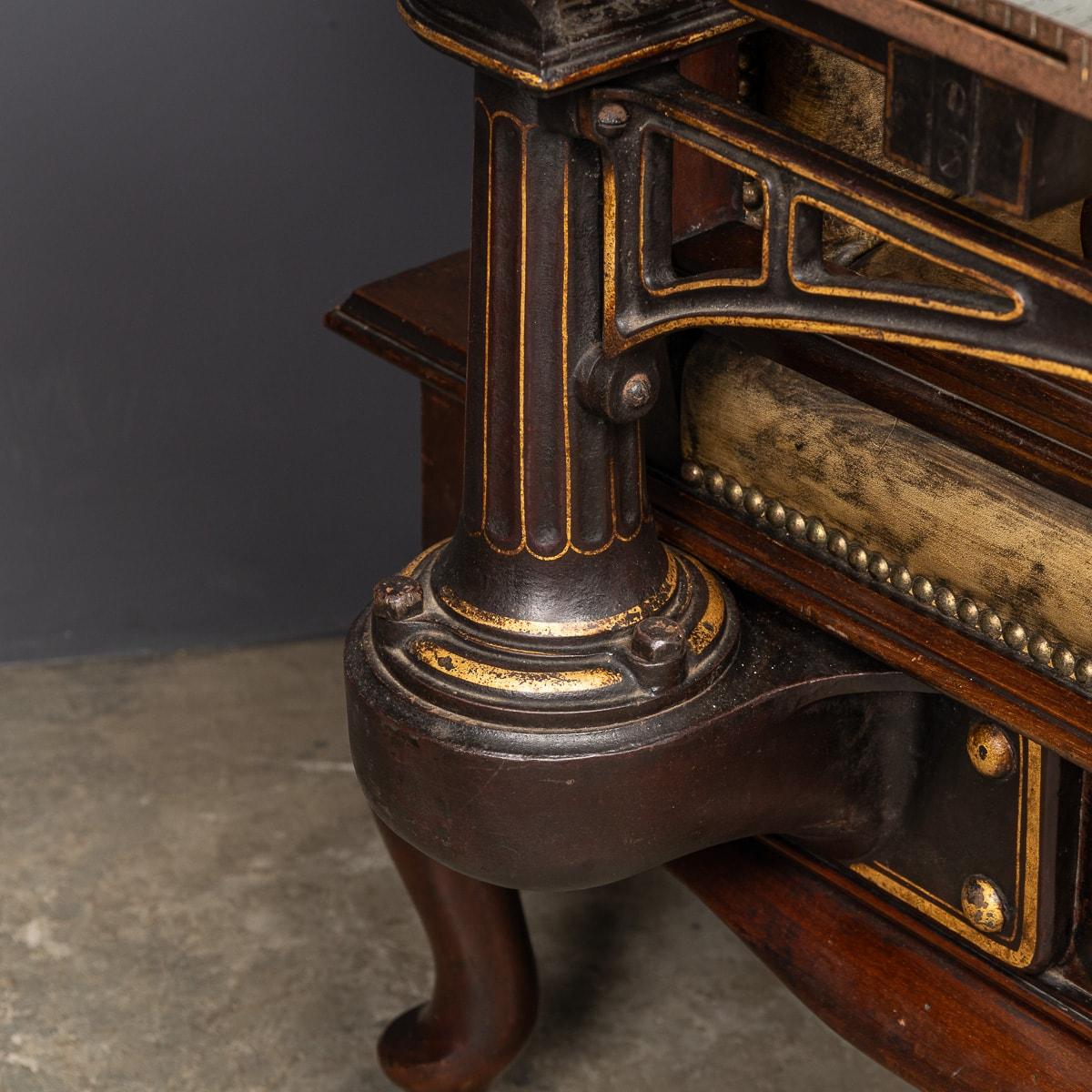 Écaille de jockey victorienne ancienne du 19ème siècle par WT Avery, vers 1880 en vente 5