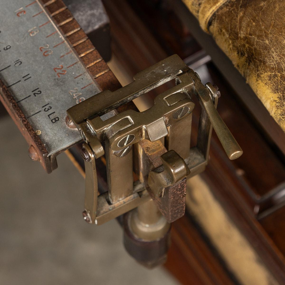 Écaille de jockey victorienne ancienne du 19ème siècle par WT Avery, vers 1880 en vente 10
