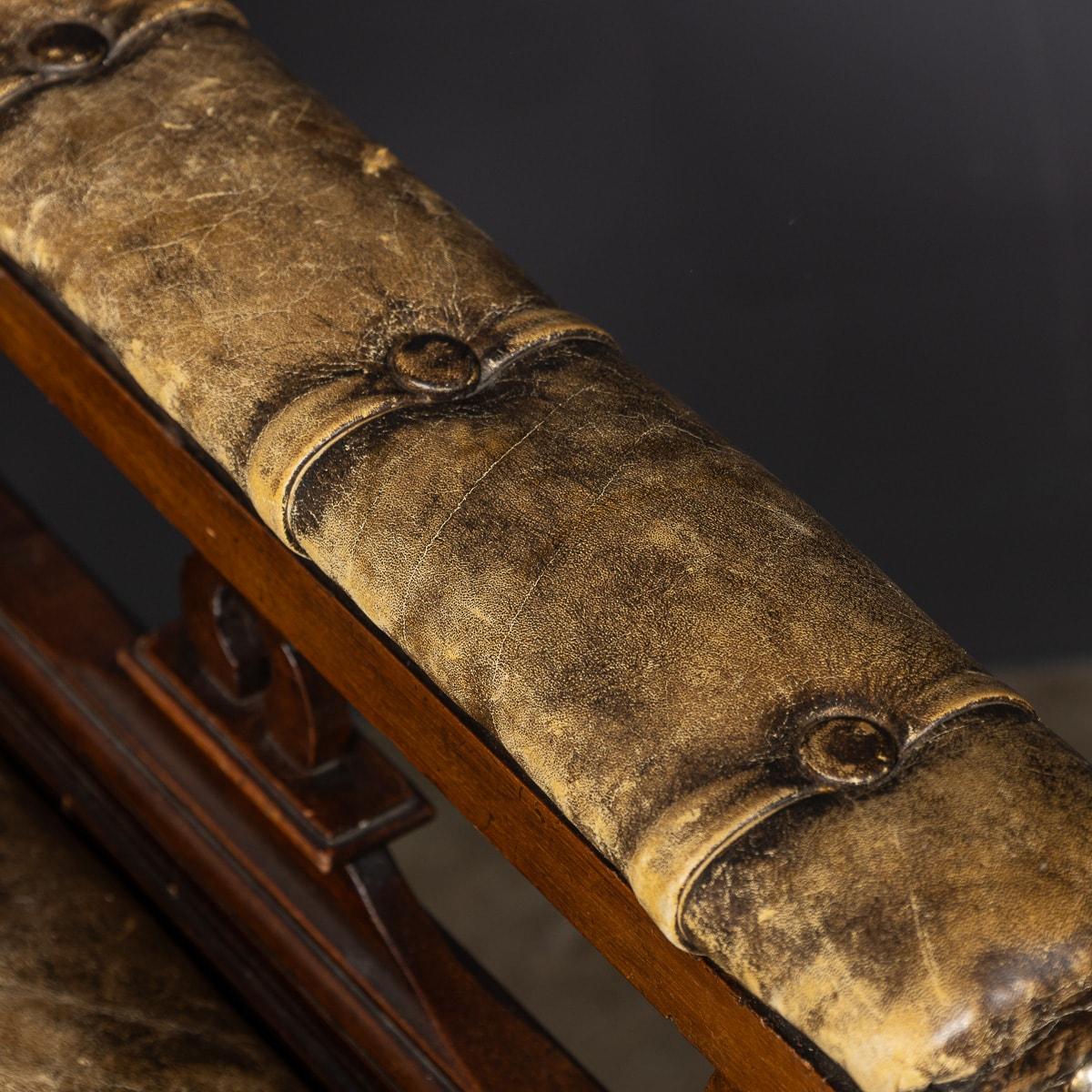 Écaille de jockey victorienne ancienne du 19ème siècle par WT Avery, vers 1880 en vente 2