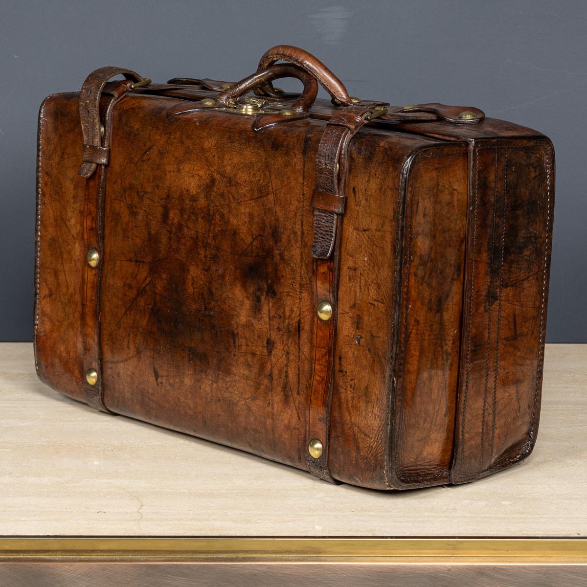 Mid-19th Century Antique 19th Century Victorian Leather Suitcase With Painted Crest c.1850 For Sale
