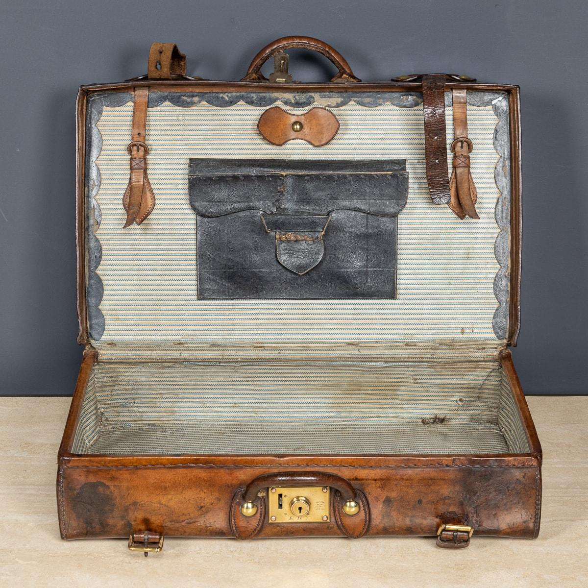 Brass Antique 19th Century Victorian Leather Suitcase With Painted Crest c.1850 For Sale