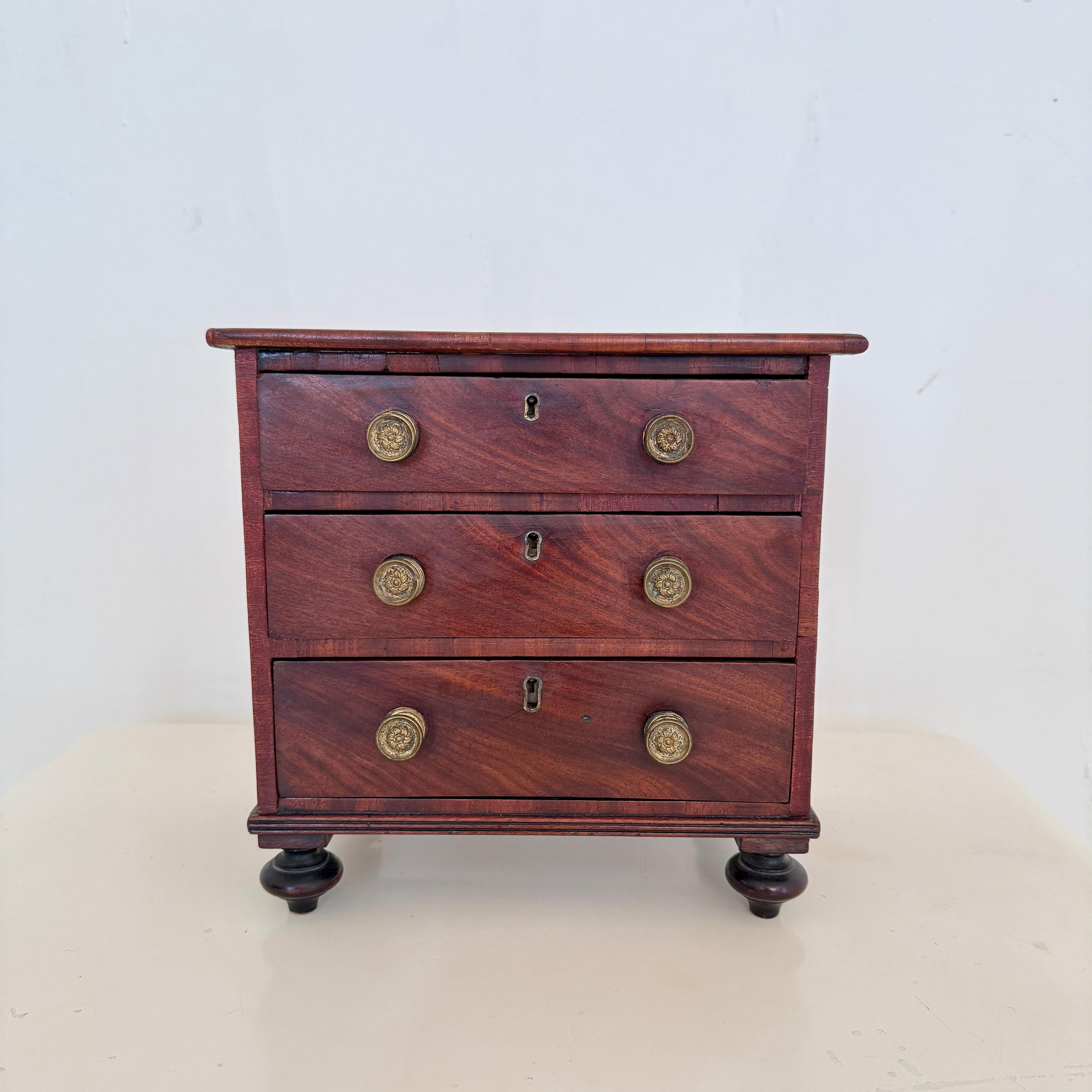 English Antique 19th Century Victorian Miniature Chest of Drawers  Collectible Cabinet For Sale