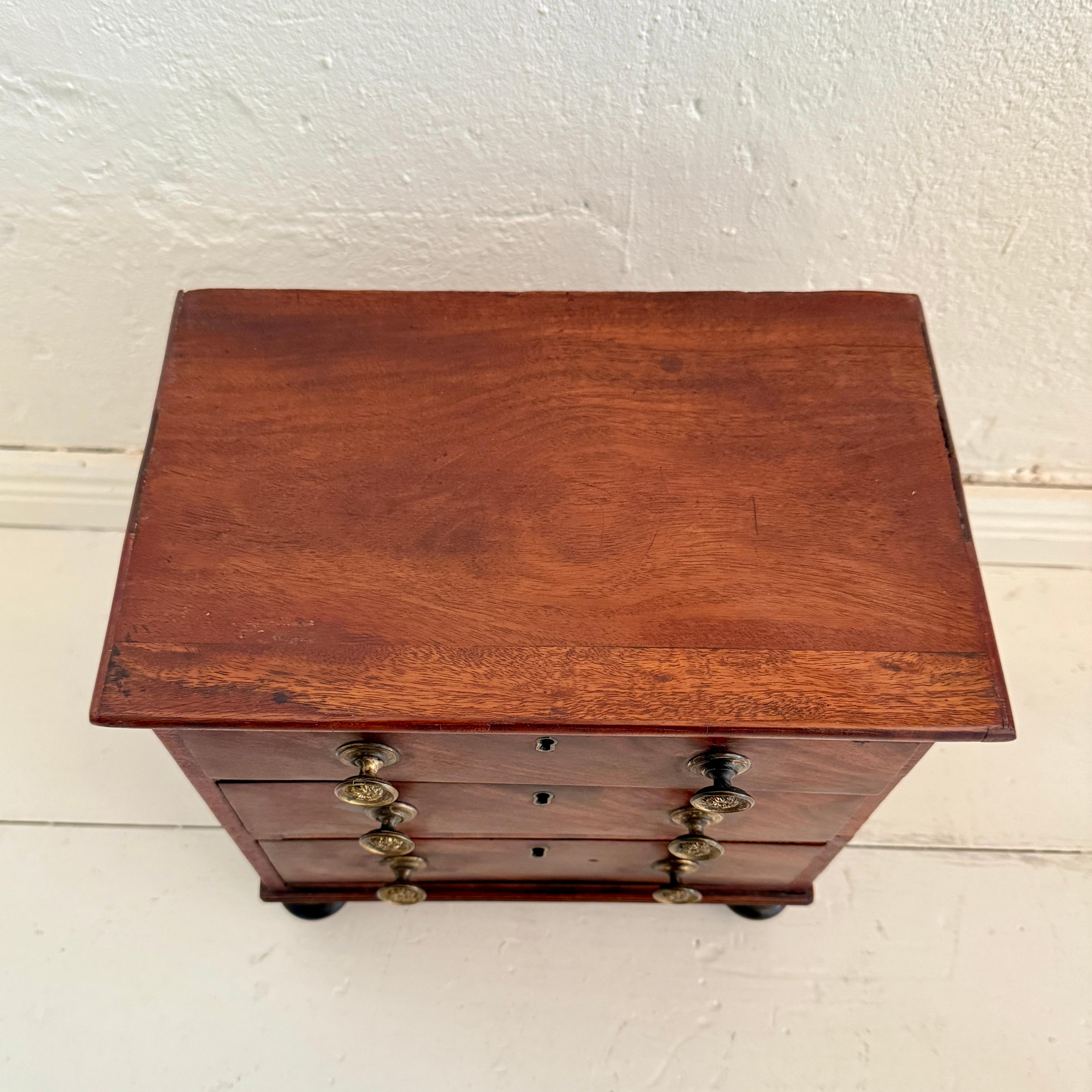 Antique 19th Century Victorian Miniature Chest of Drawers  Collectible Cabinet For Sale 3